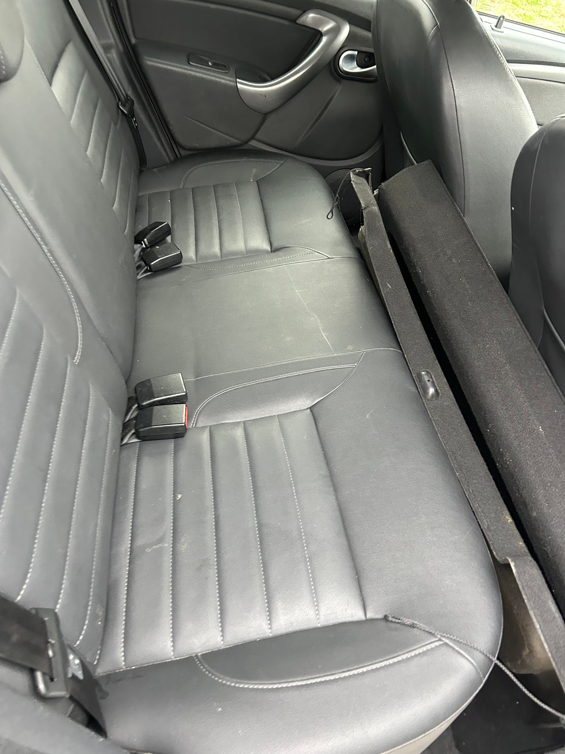 DACIA Duster 1.2 T Urban Explorer 4x4-image-6