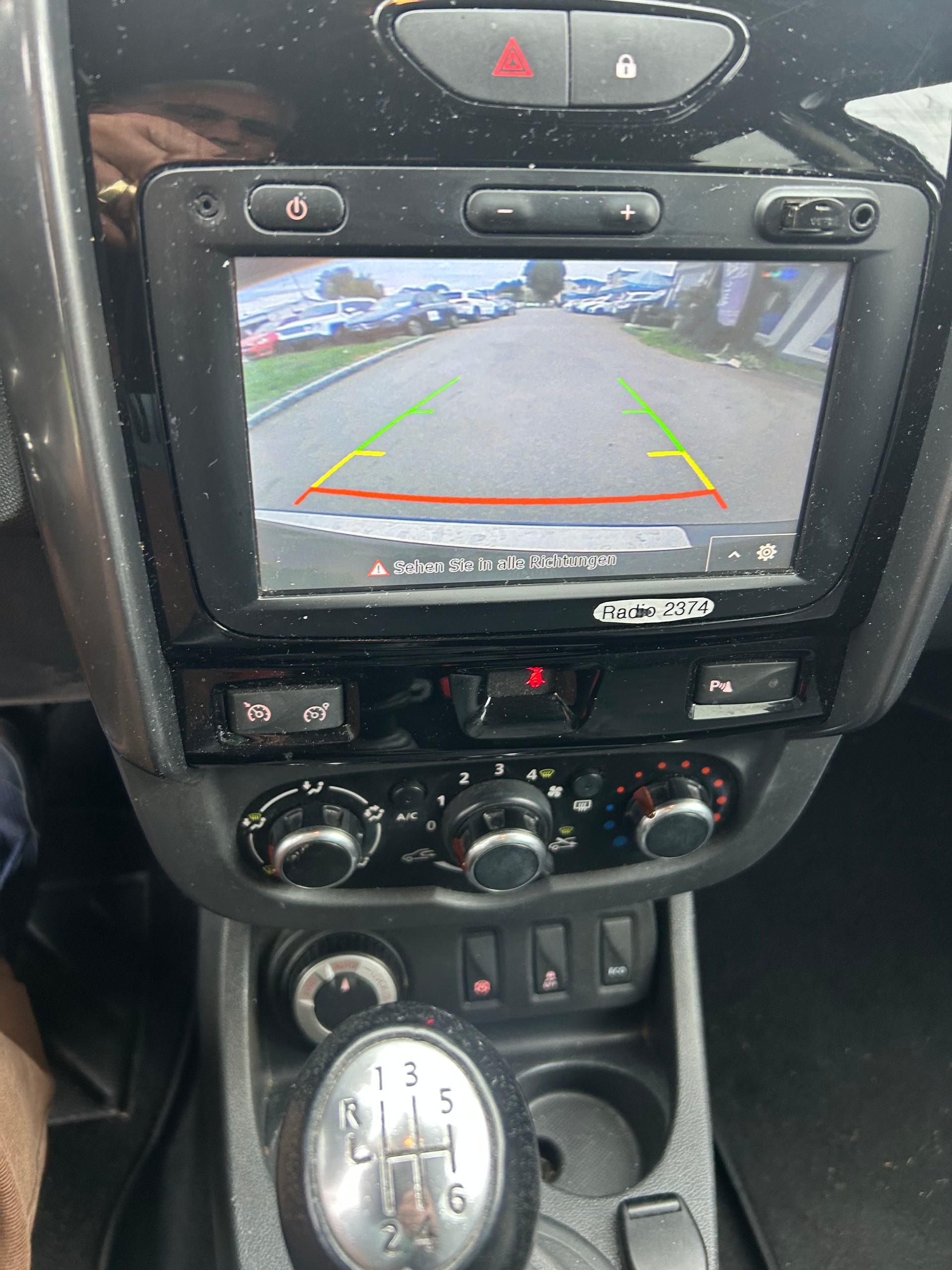 DACIA Duster 1.2 T Urban Explorer 4x4-image-3