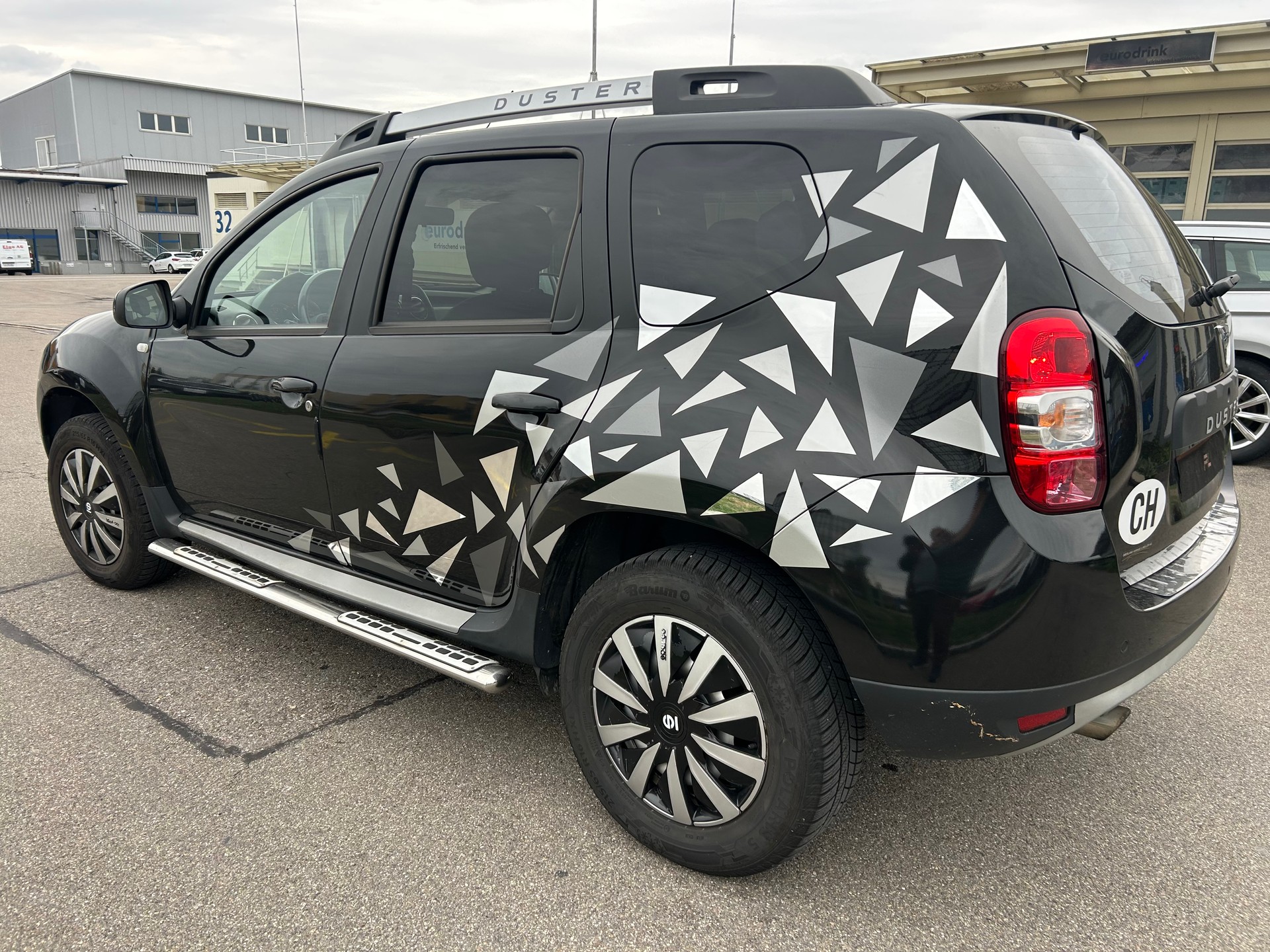 DACIA Duster 1.2 T Urban Explorer 4x4-image-8