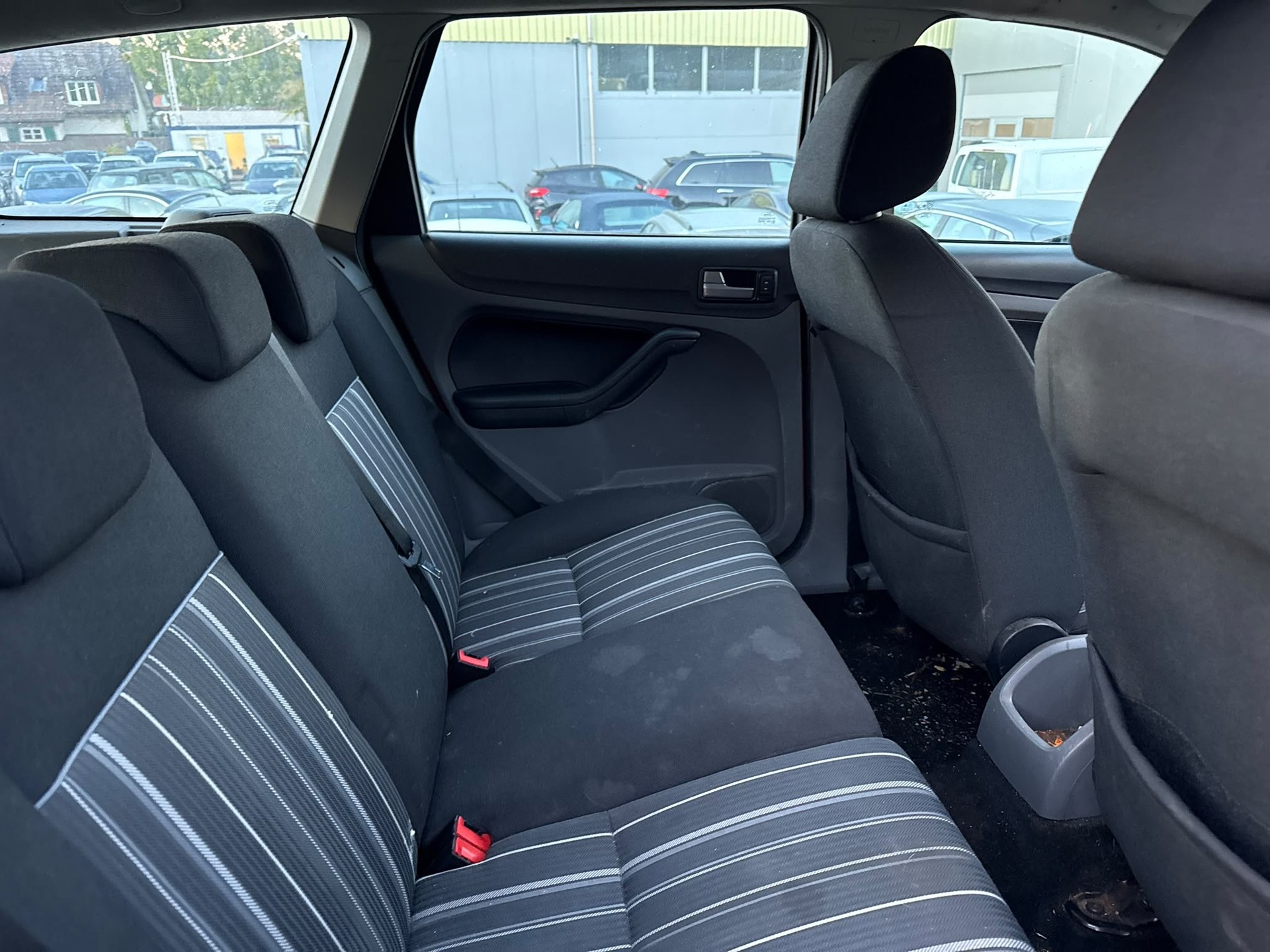 FORD Focus 1.6 TDCi Ambiente-image-10