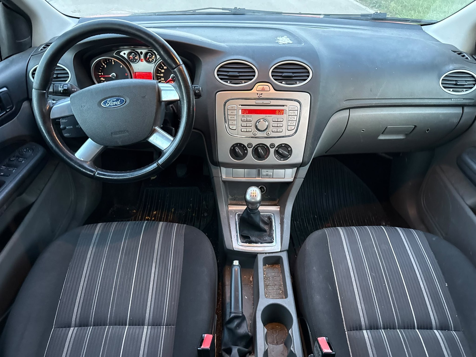FORD Focus 1.6 TDCi Ambiente-image-11