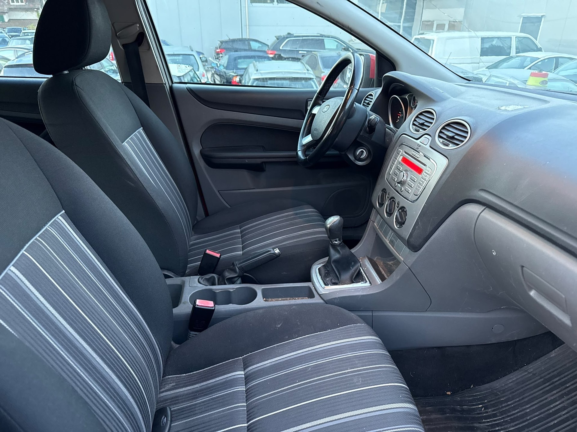 FORD Focus 1.6 TDCi Ambiente-image-12