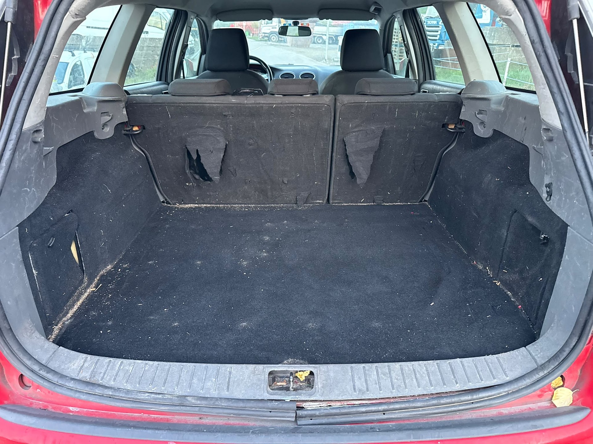 FORD Focus 1.6 TDCi Ambiente-image-9