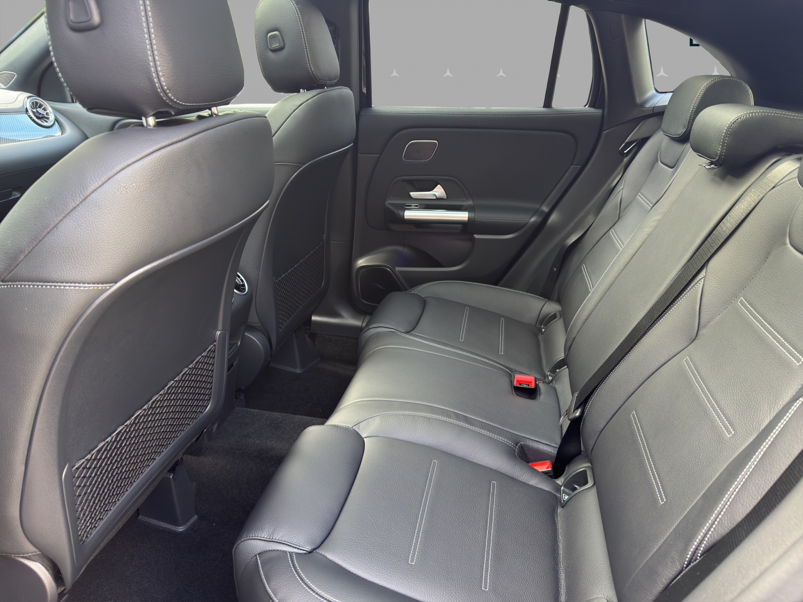 MERCEDES-BENZ GLA 250 4Matic 8G-DCT Swiss Star-image-13