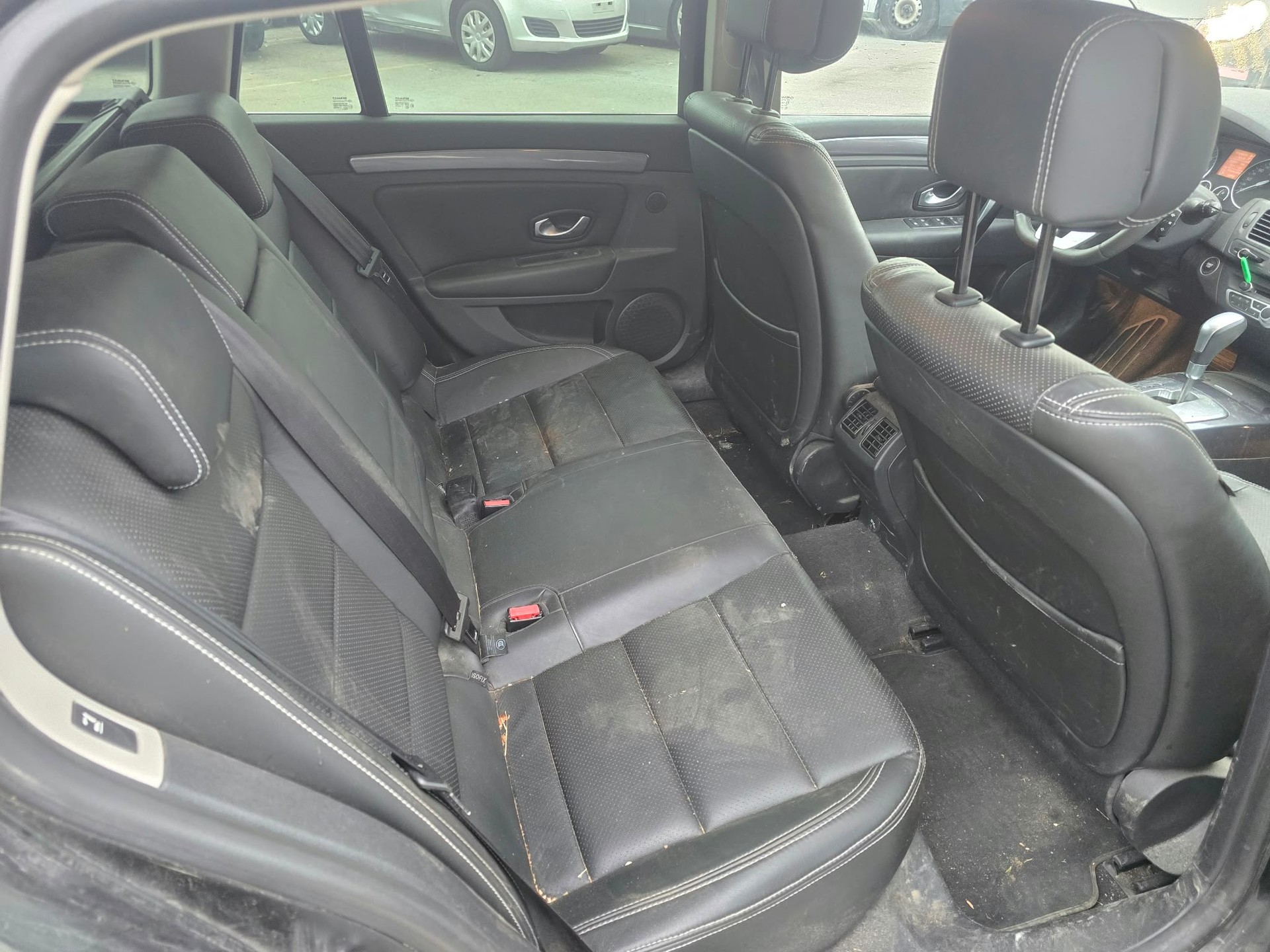 RENAULT Laguna Grandtour 2.0 16V T Expression Automatic-image-9