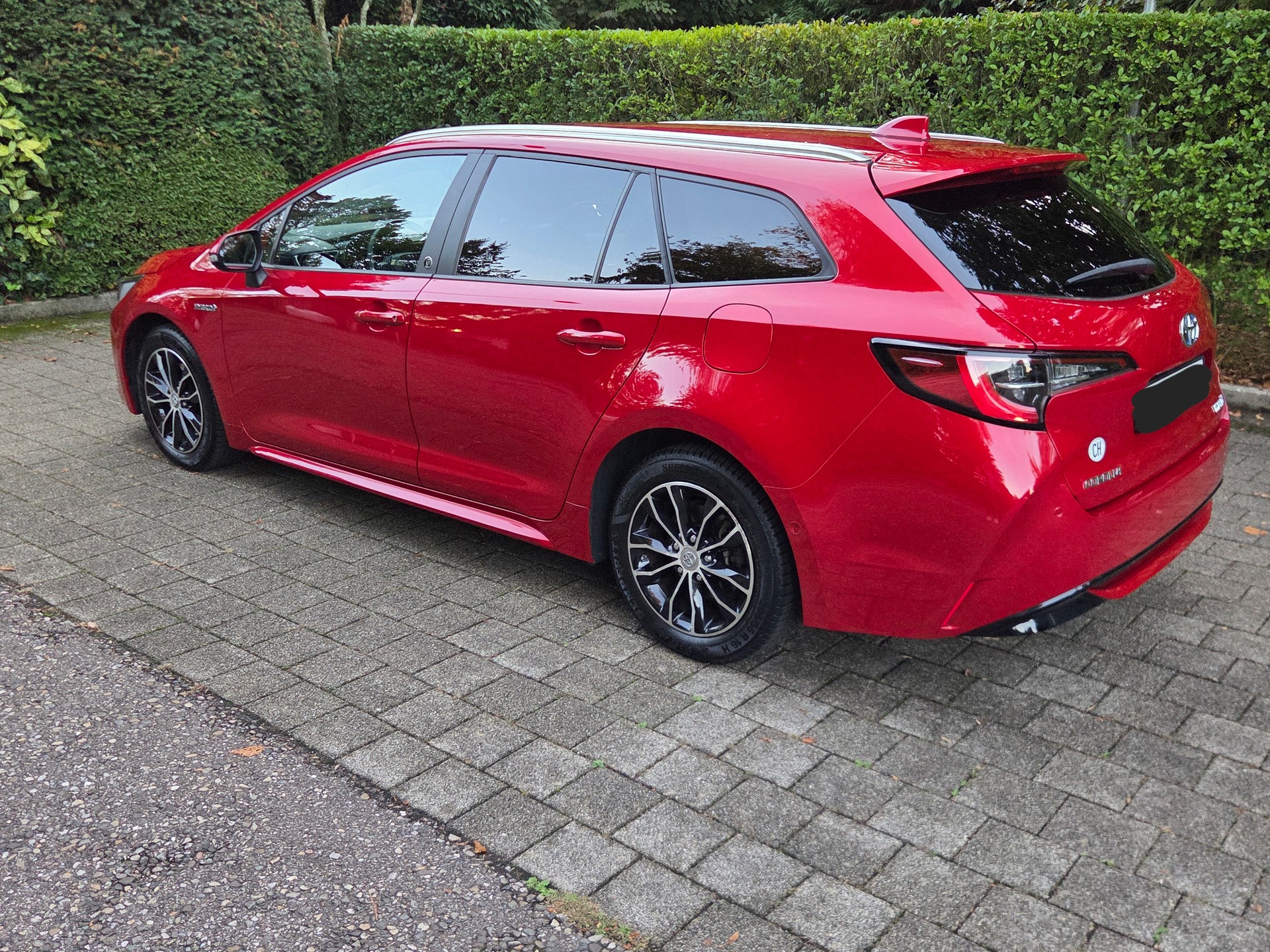 TOYOTA 2.0 HSD Trend-image-1