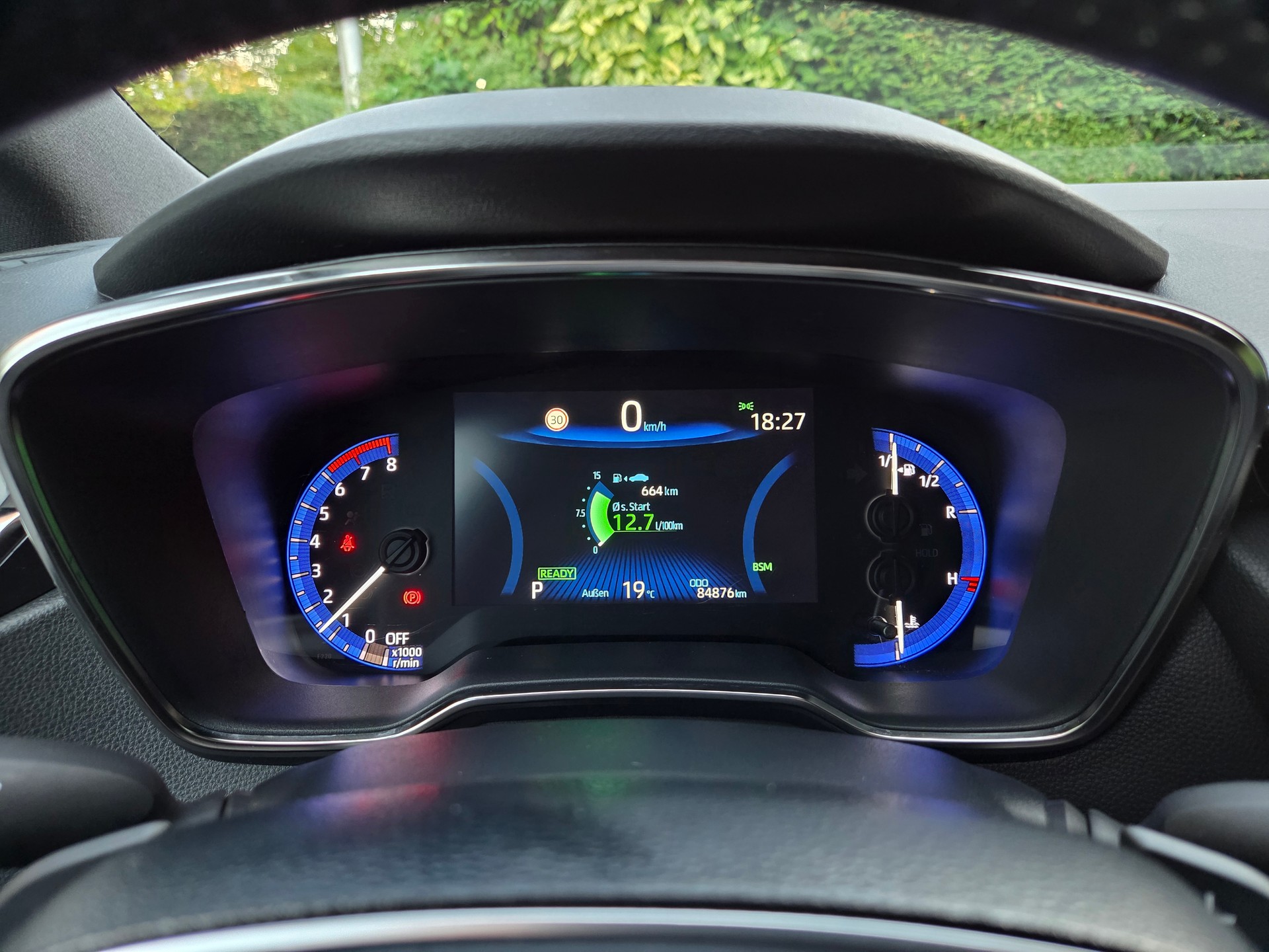 TOYOTA 2.0 HSD Trend-image-4