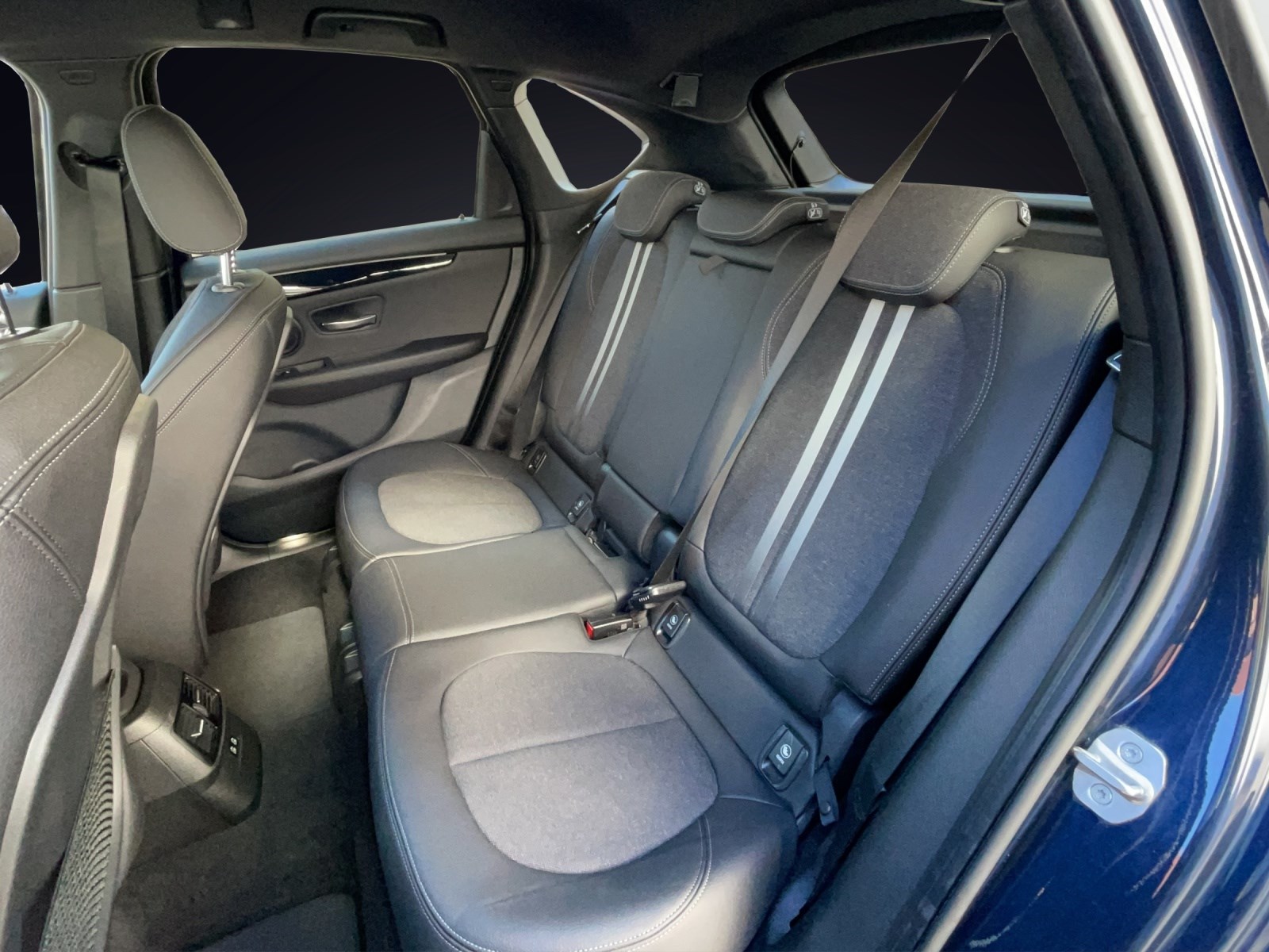 BMW 218i Active Tourer Sport-image-12