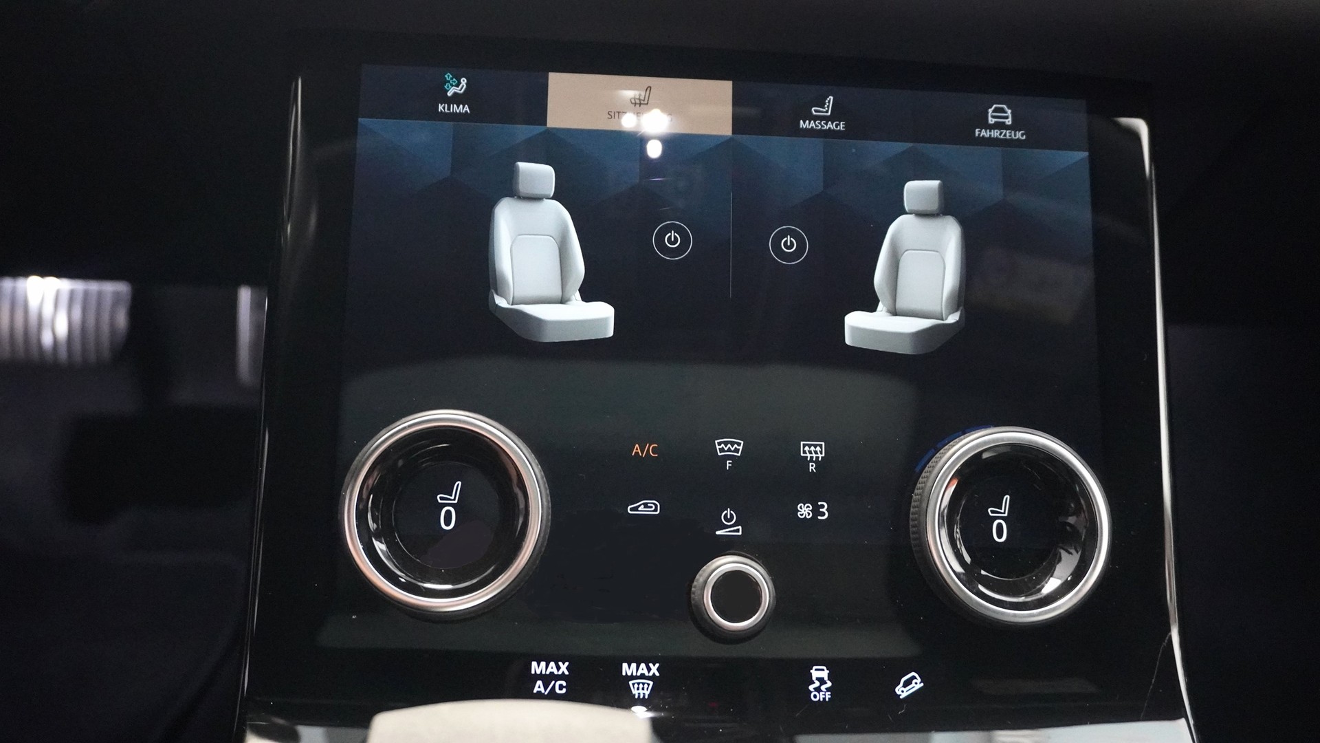 LAND ROVER Range Rover Velar D 300 I6 MHEV HSE Automatic-image-12