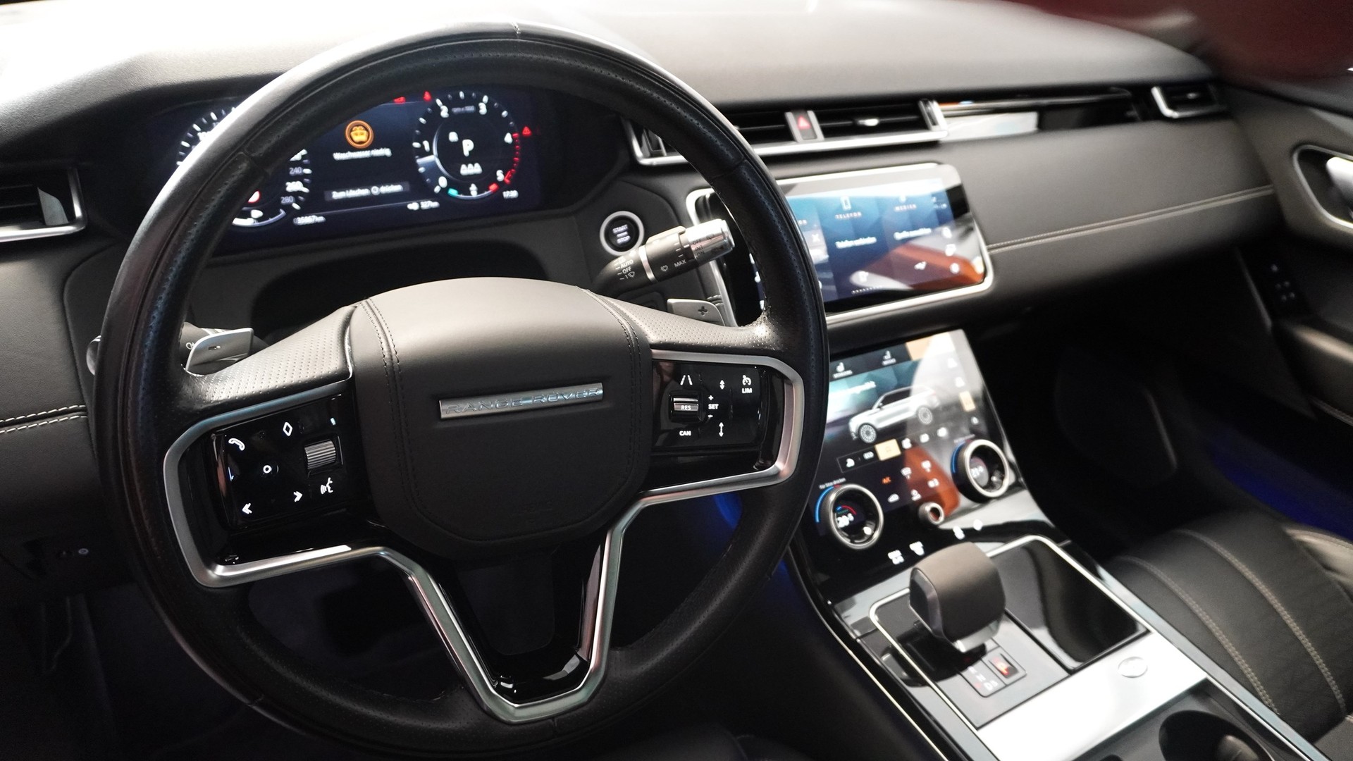 LAND ROVER Range Rover Velar D 300 I6 MHEV HSE Automatic-image-4