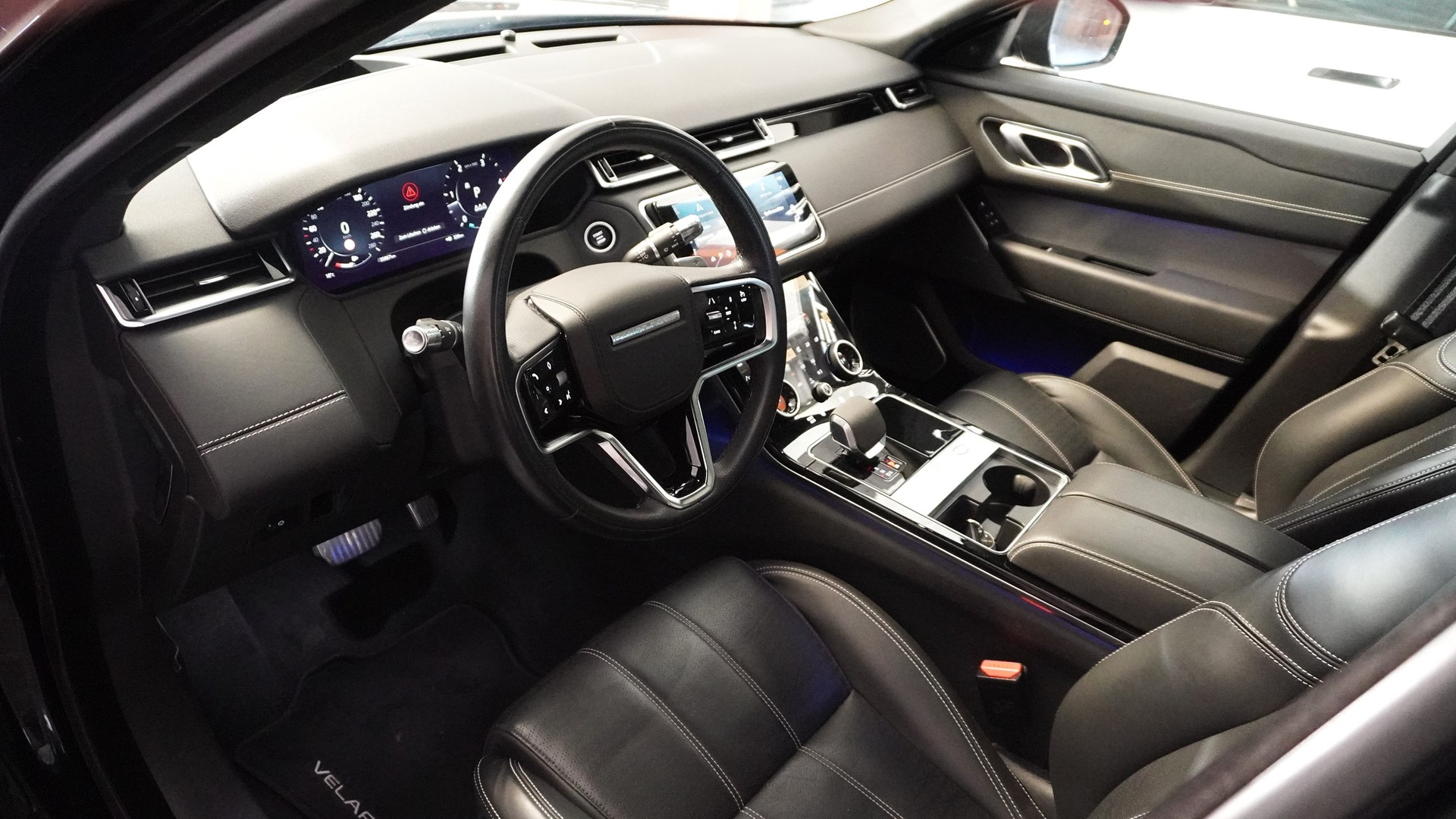 LAND ROVER Range Rover Velar D 300 I6 MHEV HSE Automatic-image-6