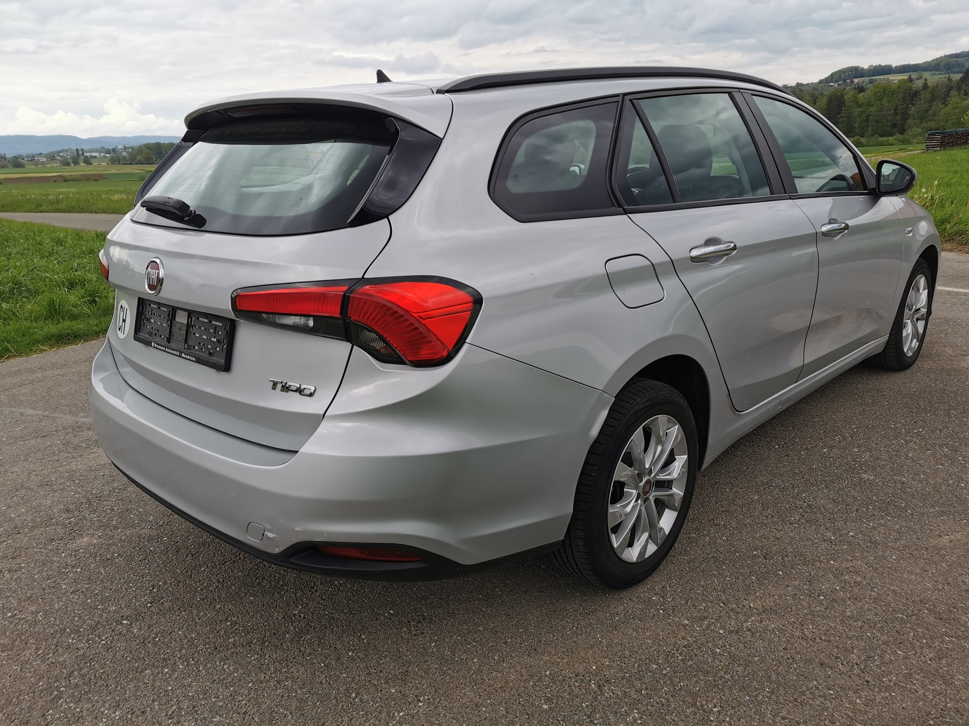 FIAT Tipo 1.6MJ Station Wagon Lounge-image-3
