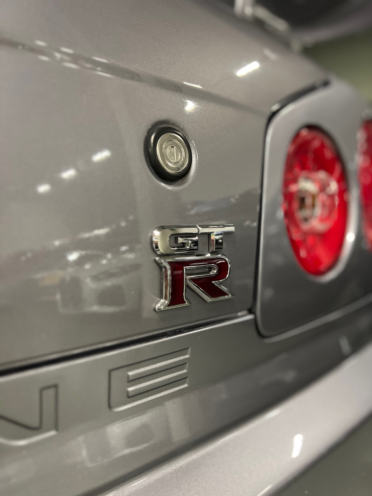 NISSAN Skyline R34 GT-R V-Spec-image-13