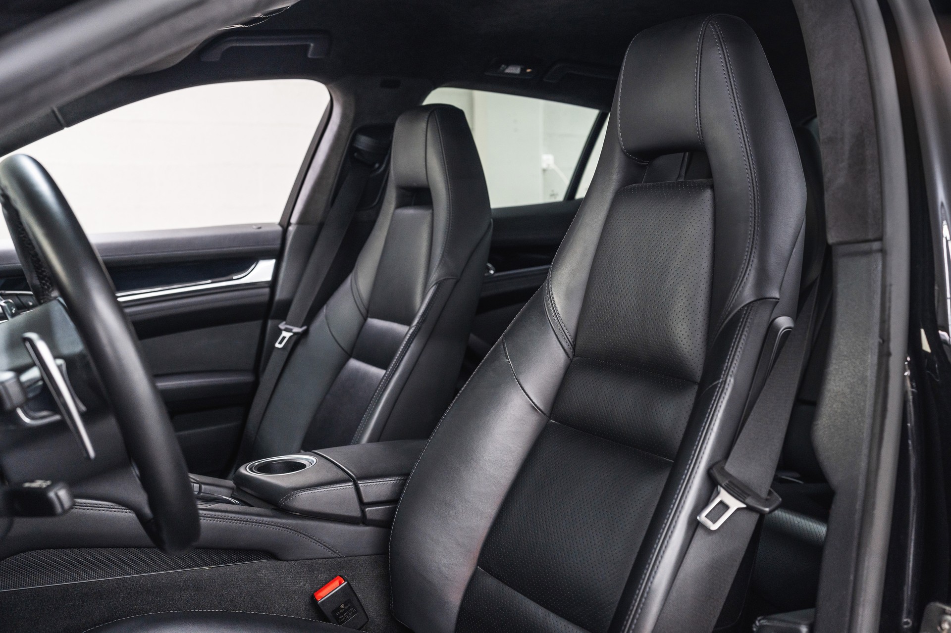 PORSCHE Panamera Turbo 4.8 PDK-image-13