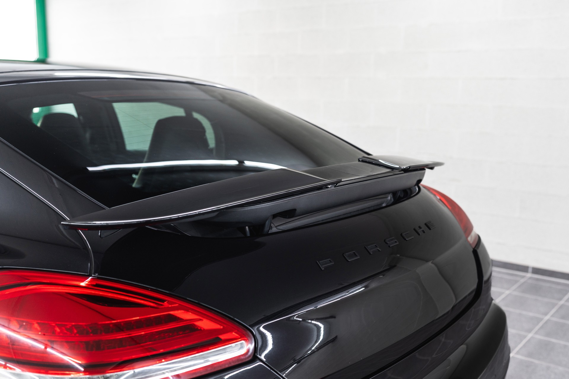 PORSCHE Panamera Turbo 4.8 PDK-image-8