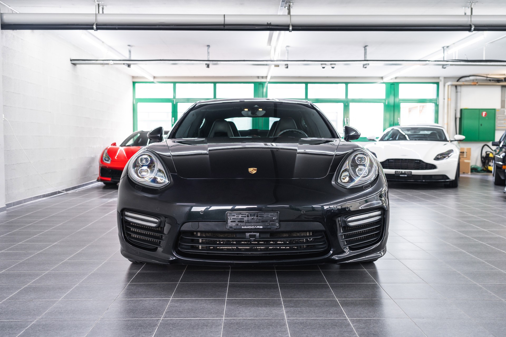 PORSCHE Panamera Turbo 4.8 PDK-image-1