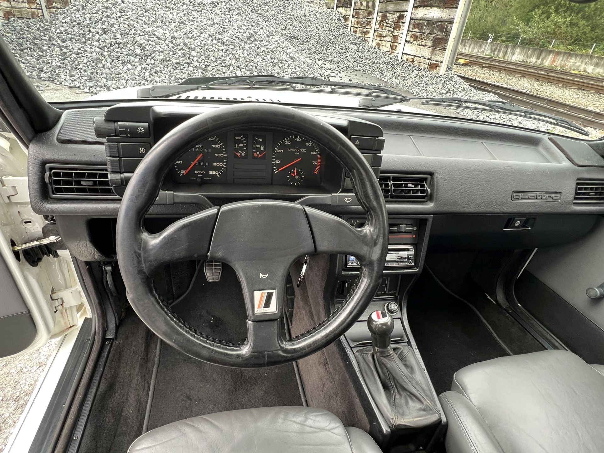 AUDI 90 2.2 quattro Typ 85 Avus Classic-image-10