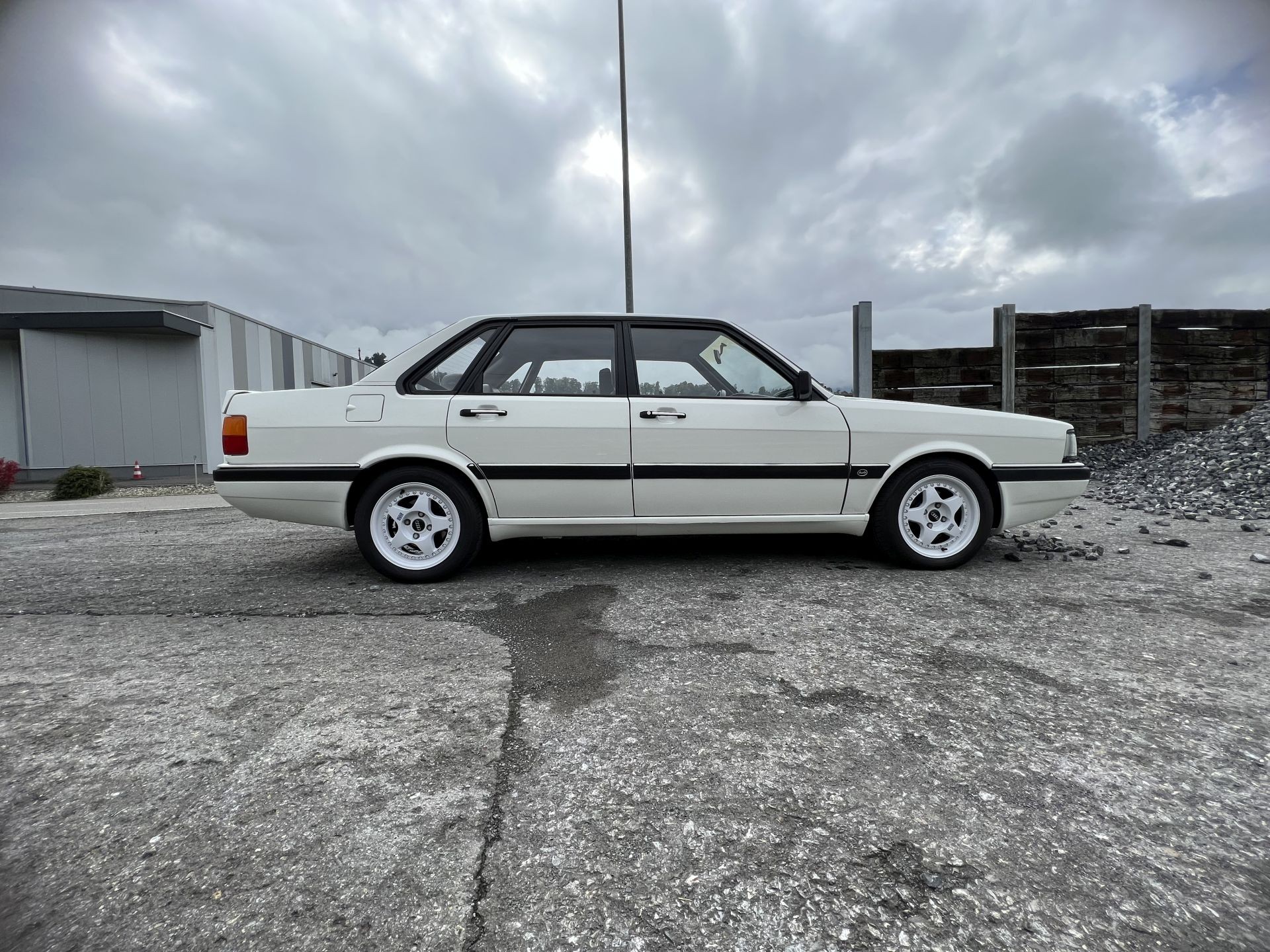 AUDI 90 2.2 quattro Typ 85 Avus Classic-image-4