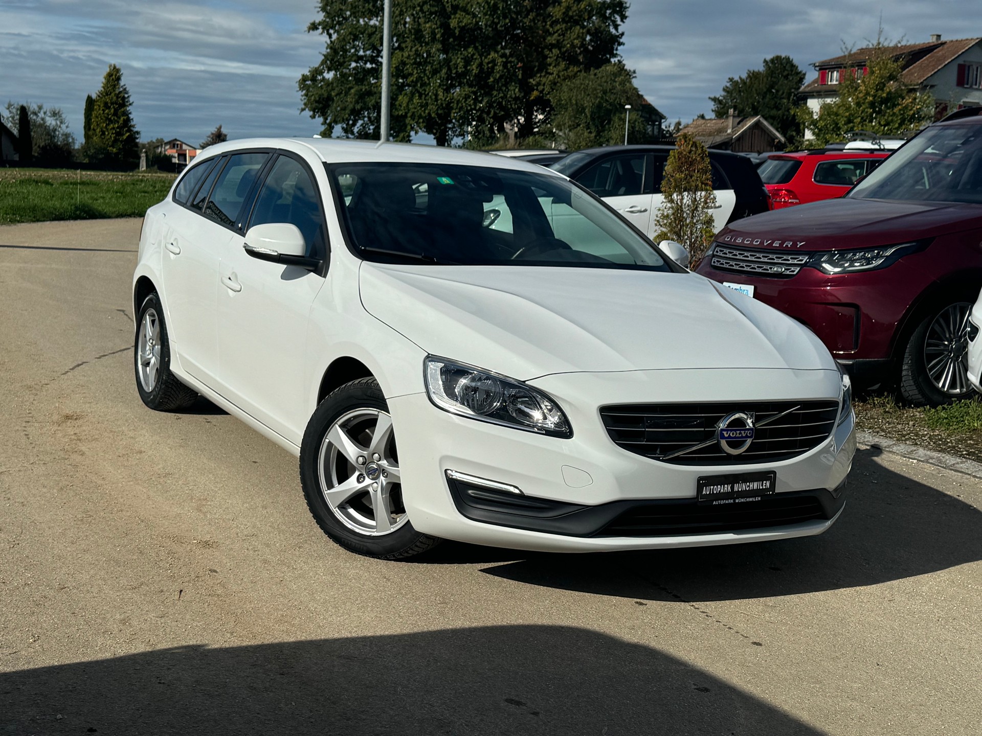 VOLVO V60 D3 Kinetic Geartronic-image-1