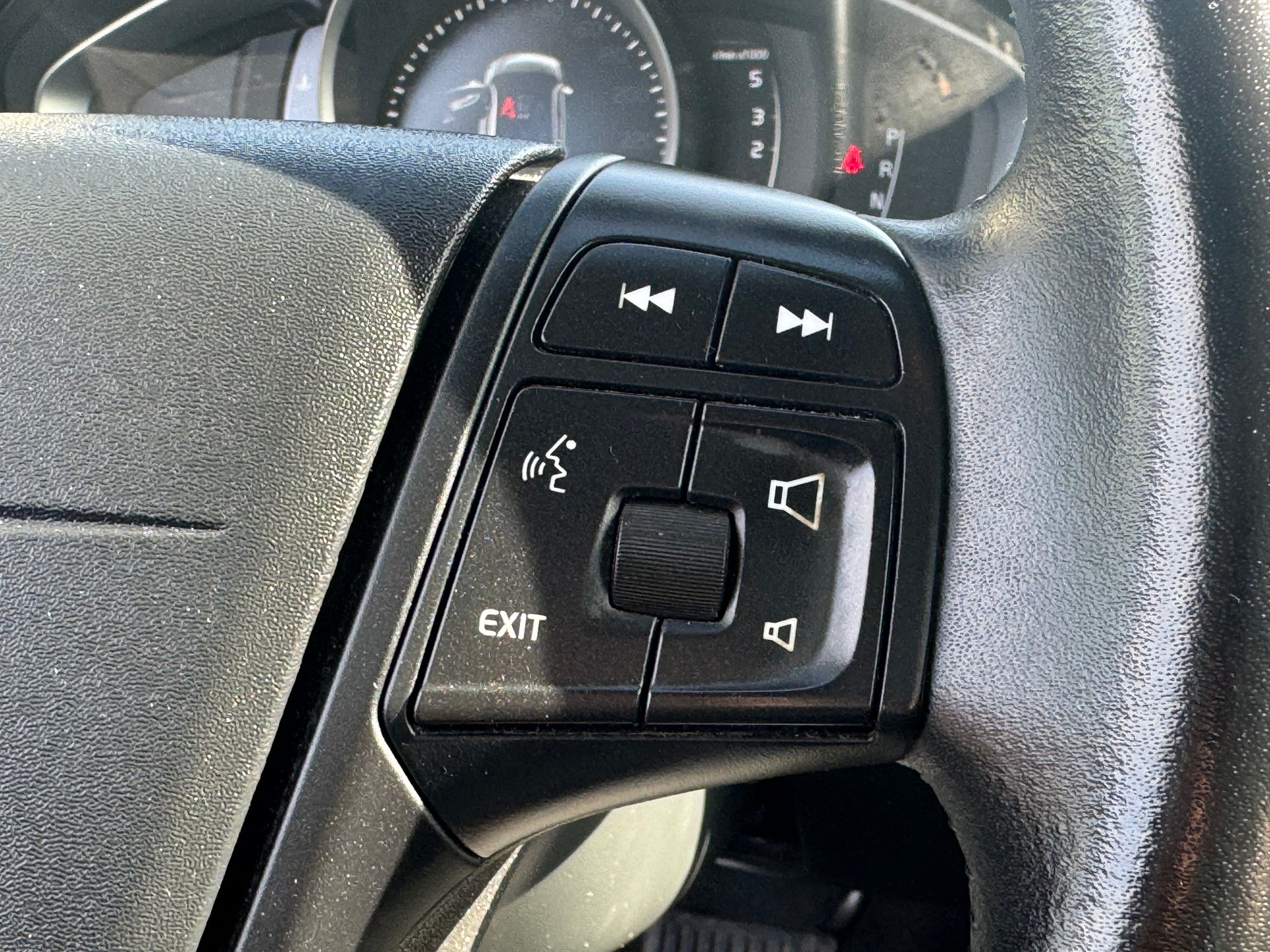 VOLVO V60 D3 Kinetic Geartronic-image-12