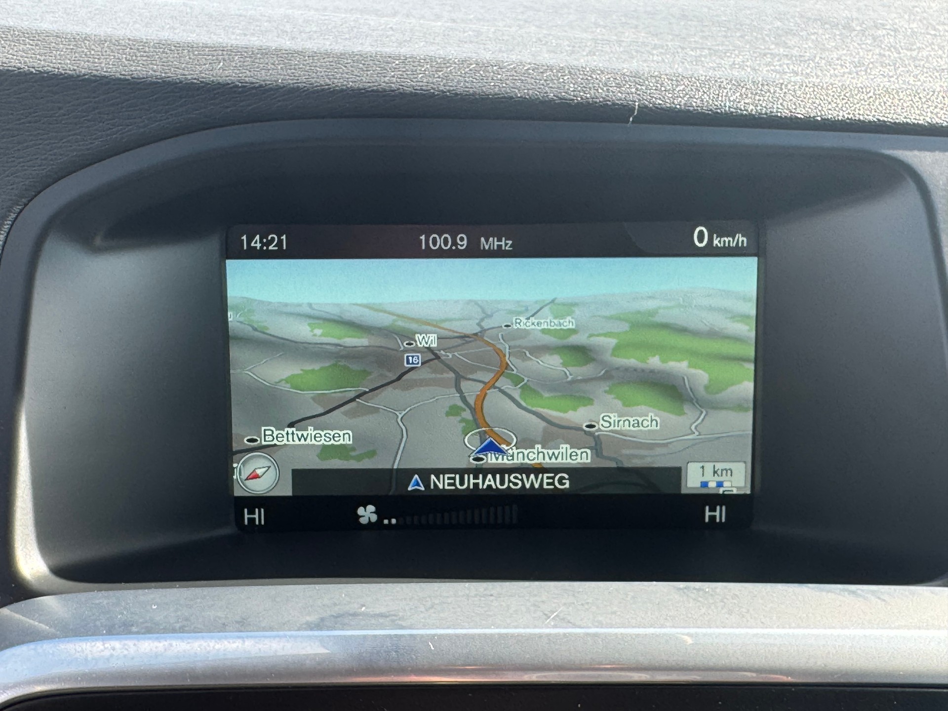 VOLVO V60 D3 Kinetic Geartronic-image-9