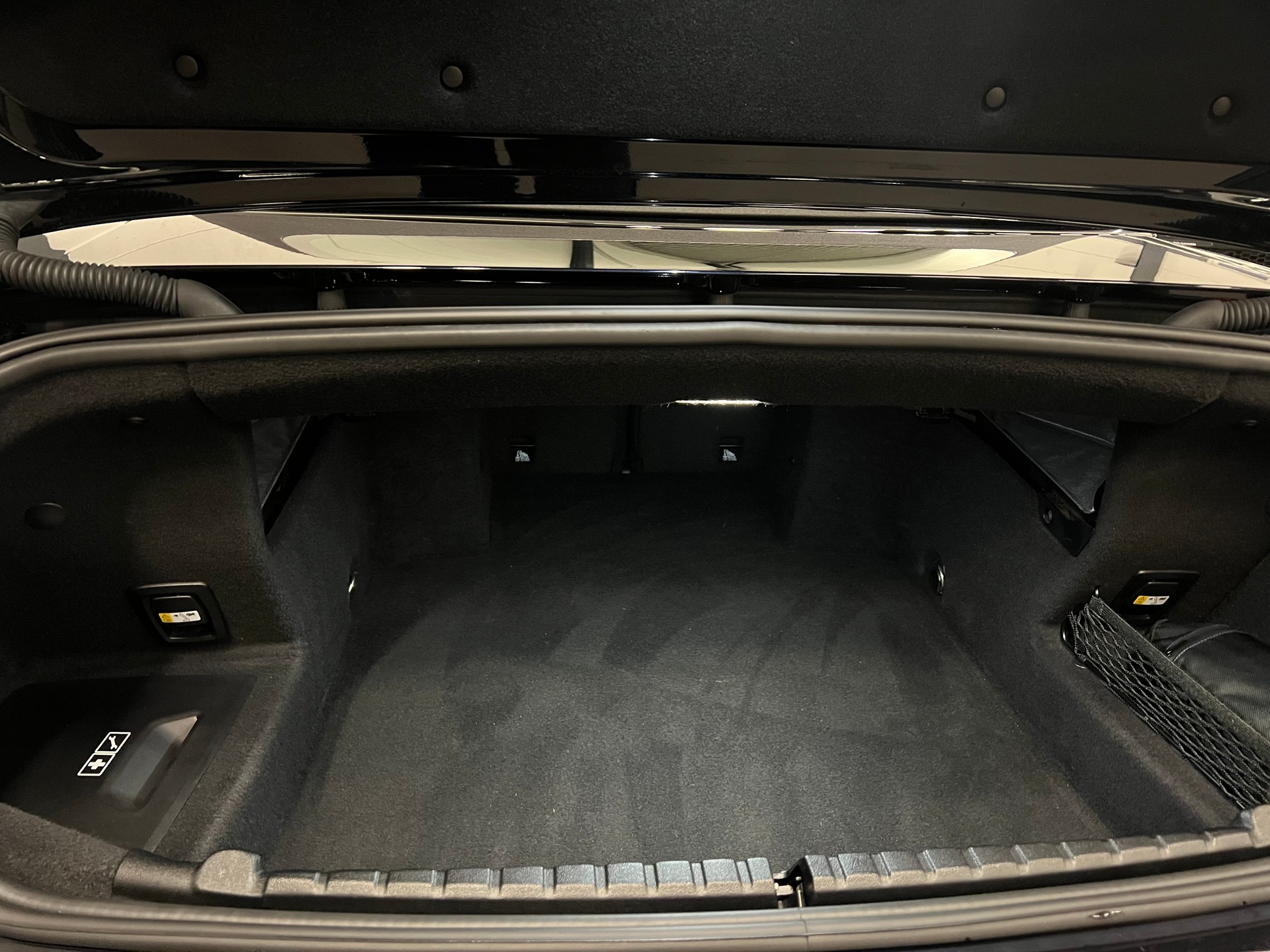 BMW M850i xDrive Steptronic-image-30