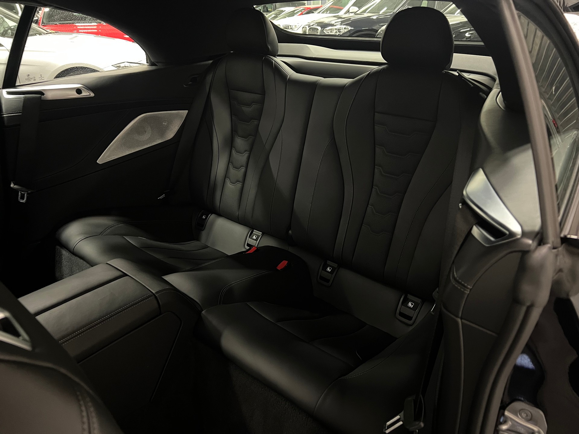 BMW M850i xDrive Steptronic-image-25