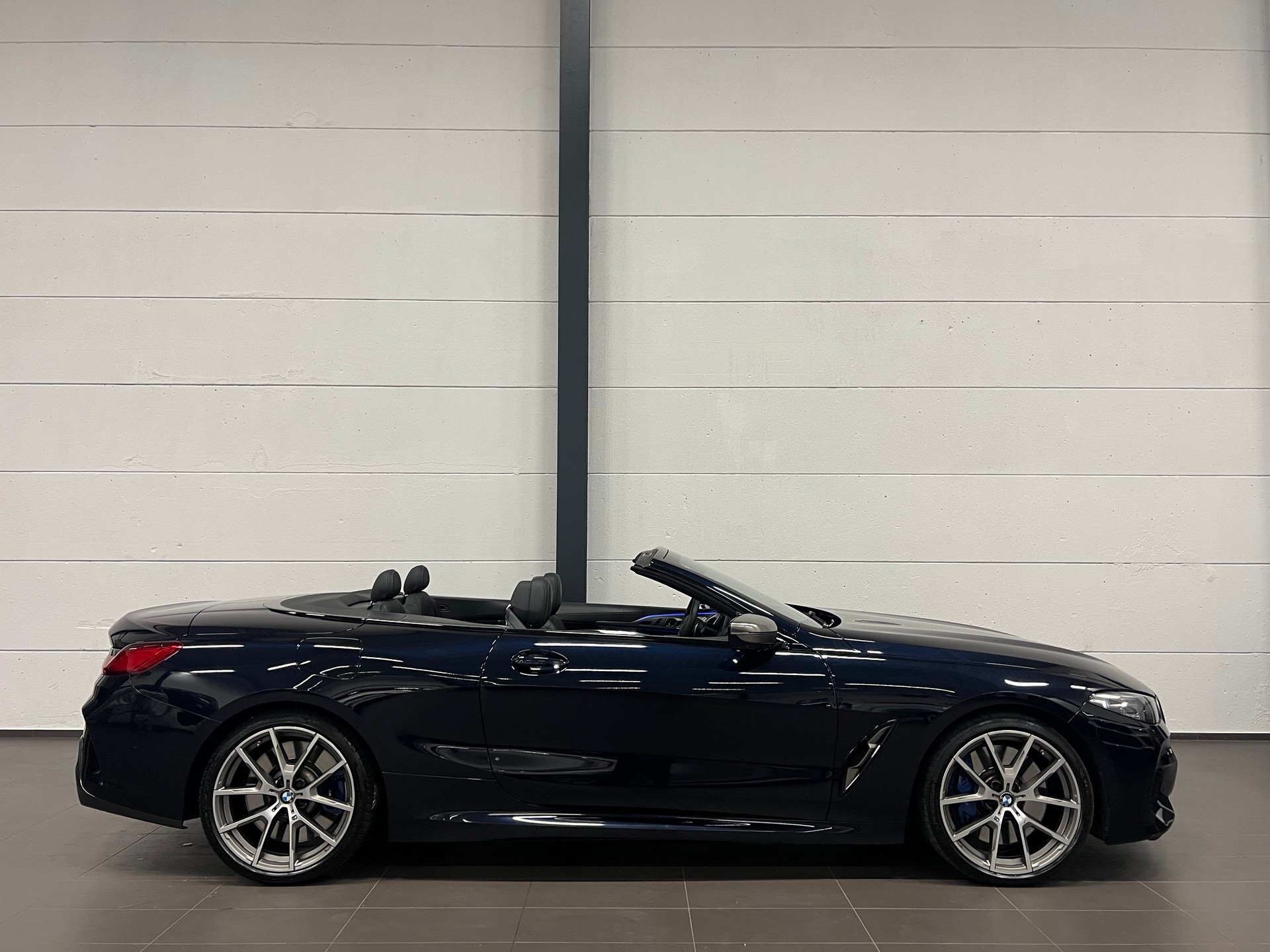 BMW M850i xDrive Steptronic-image-11
