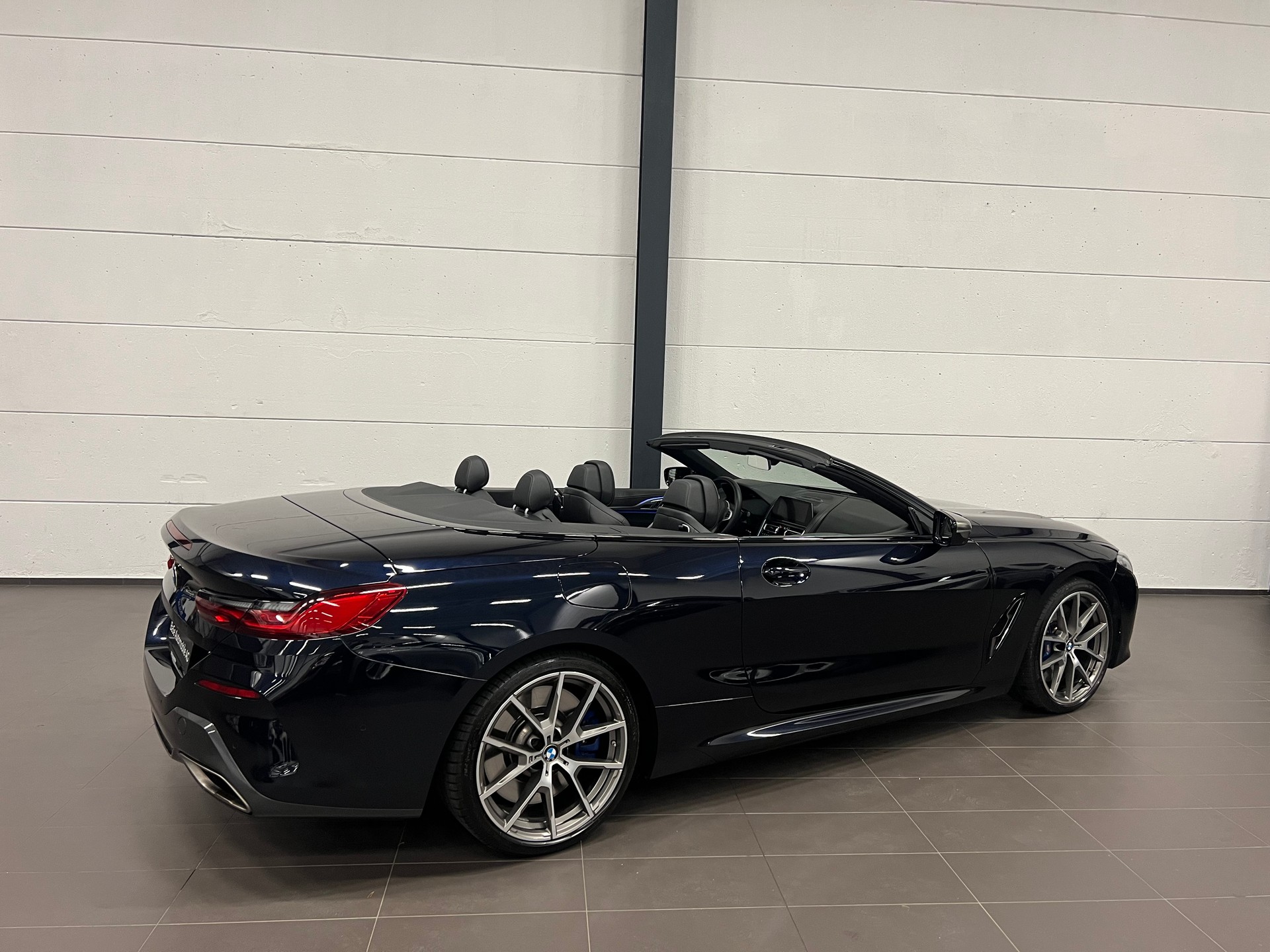 BMW M850i xDrive Steptronic-image-14