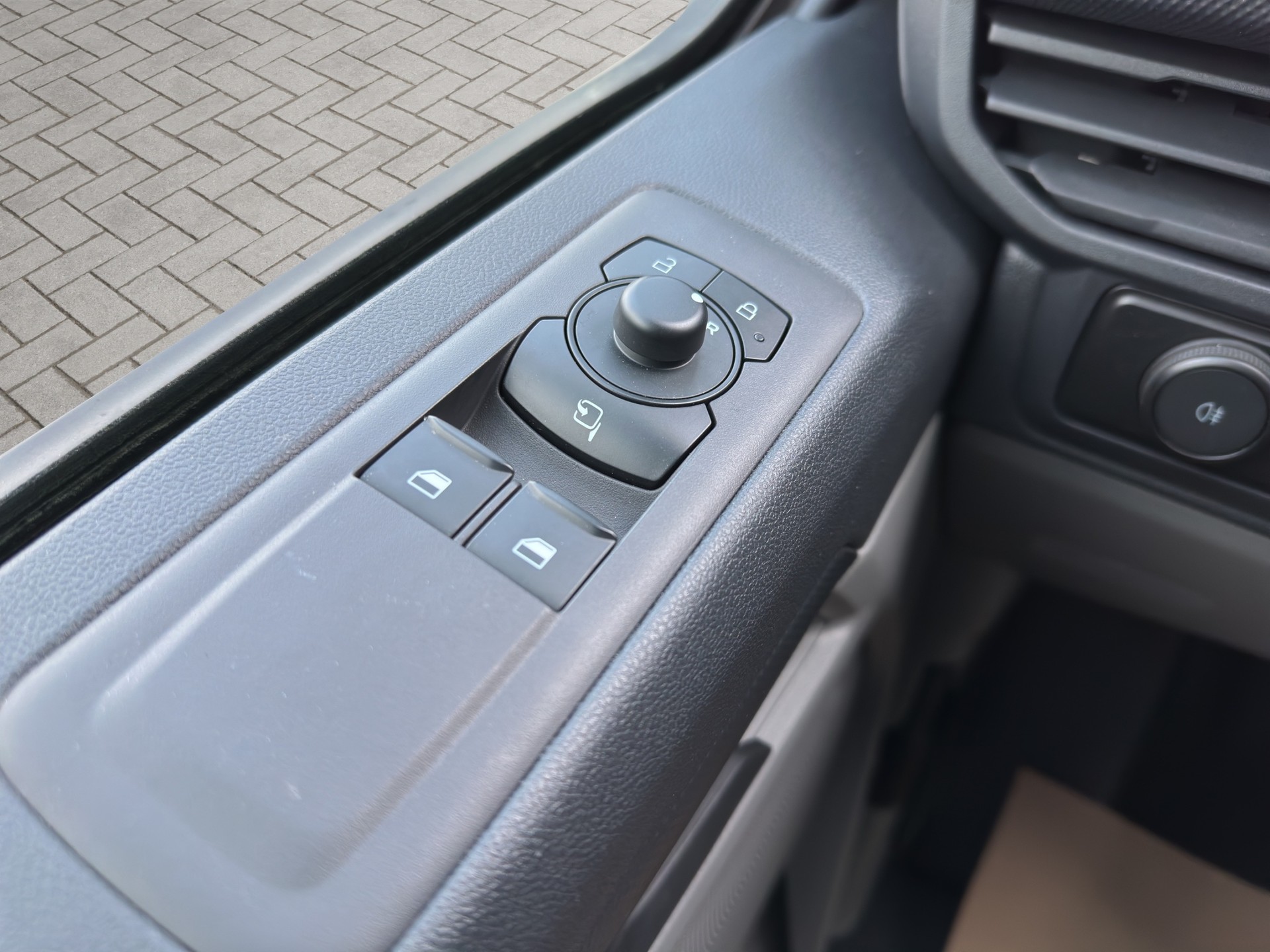 FORD Transit Custom Van 280 L1H1 Trend-image-25