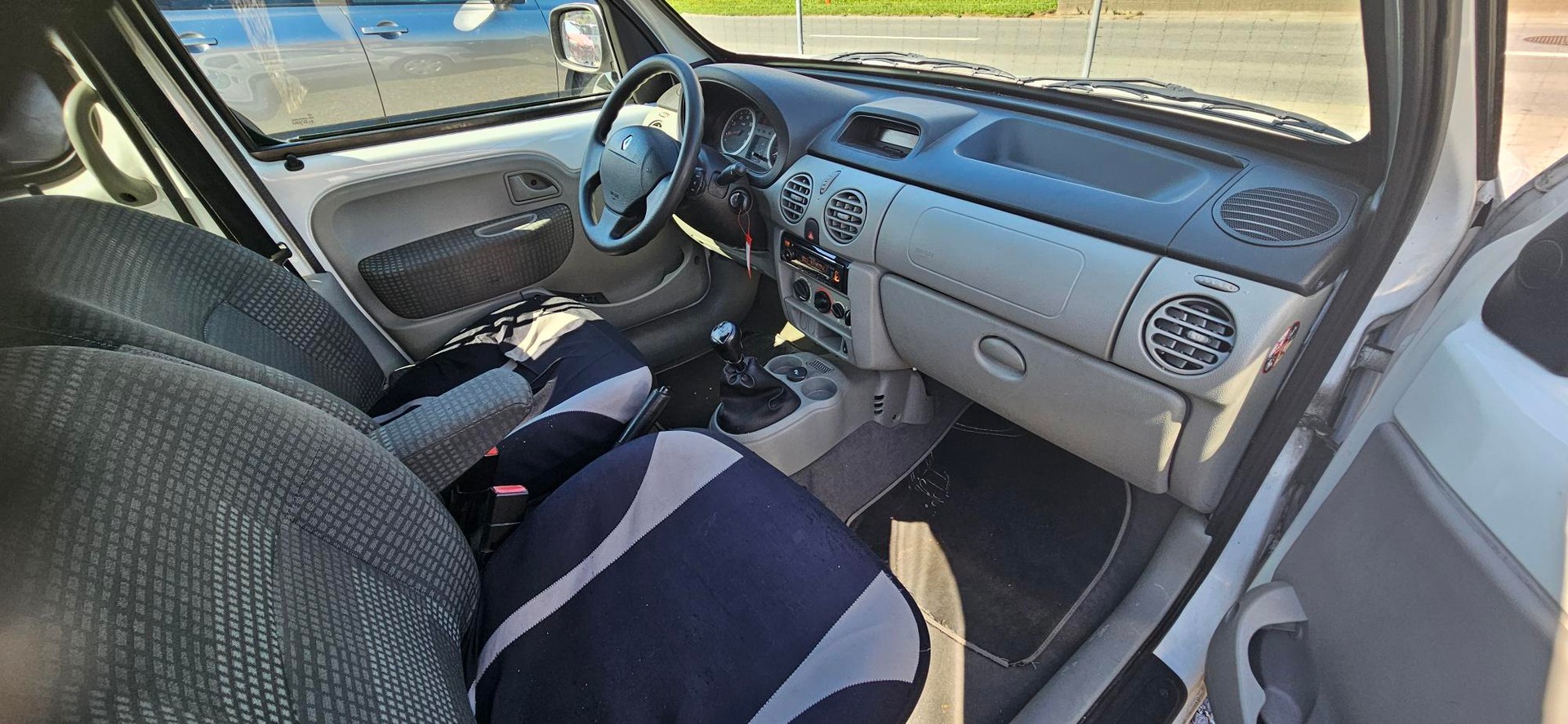 RENAULT Kangoo 1.6 16V Expression-image-8