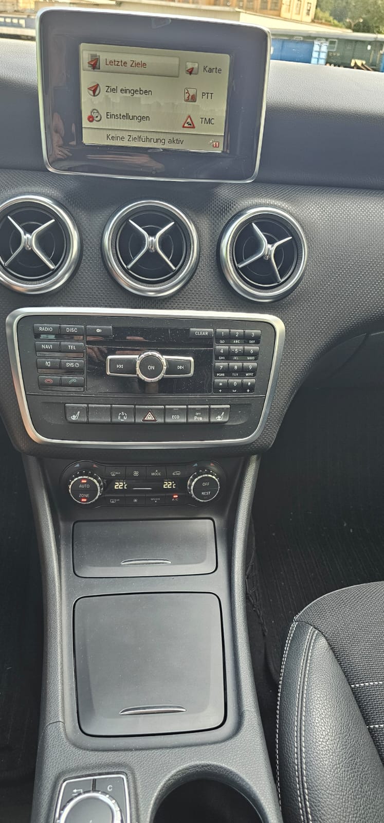 MERCEDES-BENZ A 250 Style 4Matic 7G-DCT-image-4