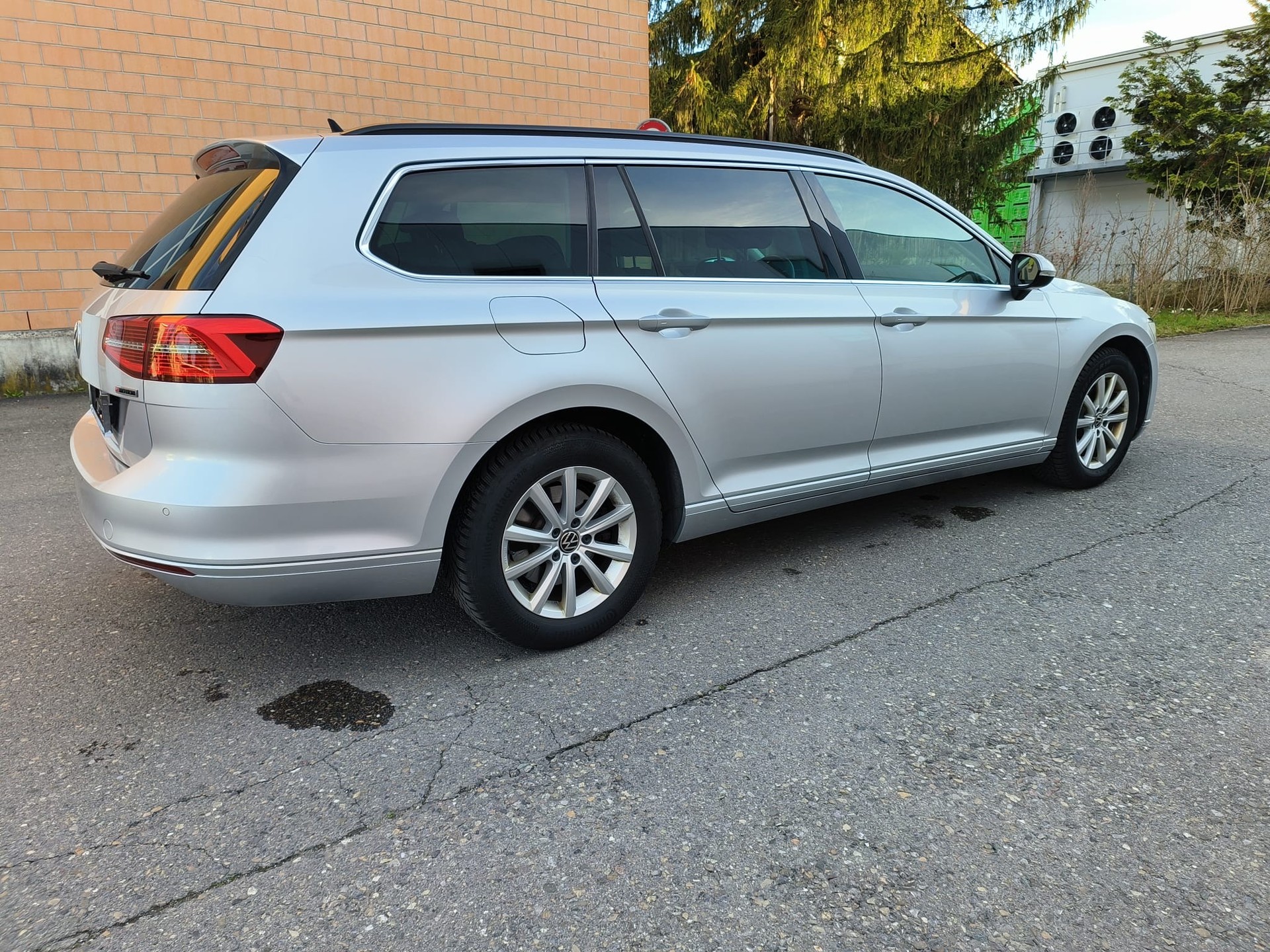 VW Passat Variant 2.0 TDI BMT Comfortline DSG 4Motion-image-3