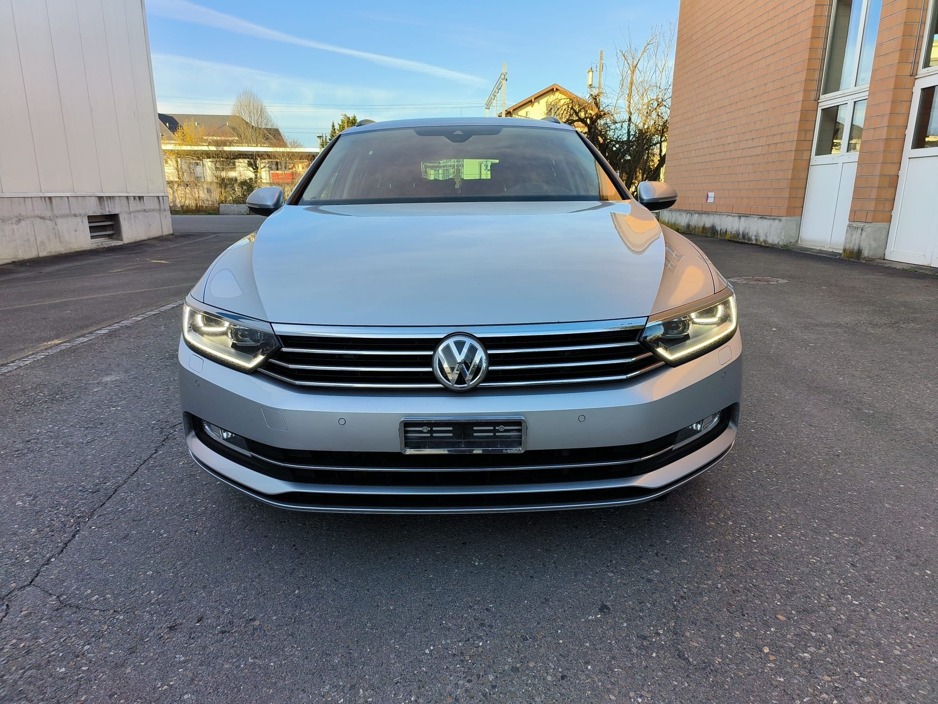 VW Passat Variant 2.0 TDI BMT Comfortline DSG 4Motion-image-2