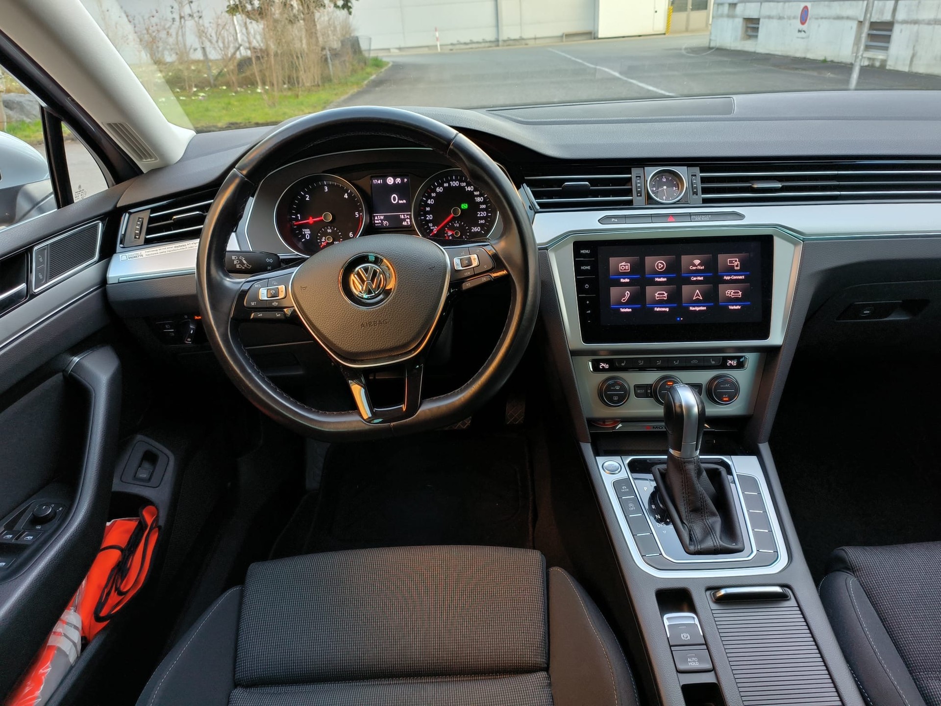 VW Passat Variant 2.0 TDI BMT Comfortline DSG 4Motion-image-6