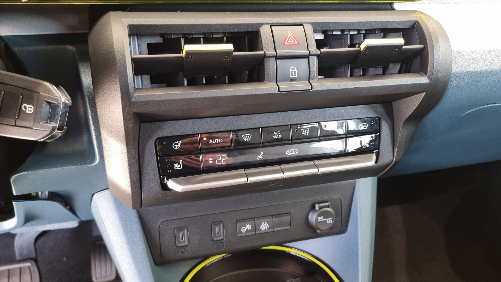 FIAT Grande Panda 1.2 Hybrid 110 PS La Prima-image-10