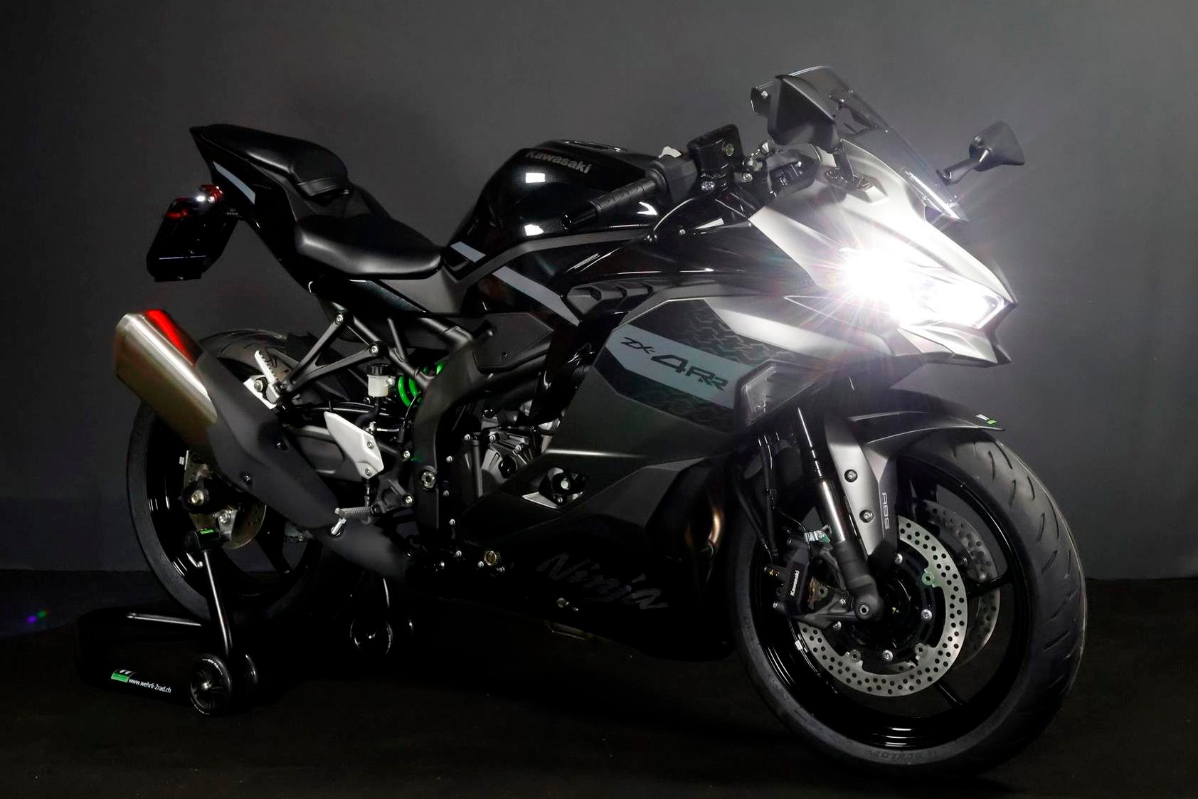 KAWASAKI Ninja ZX-4RR (57/35 KW) Level 1-showroom-element-2
