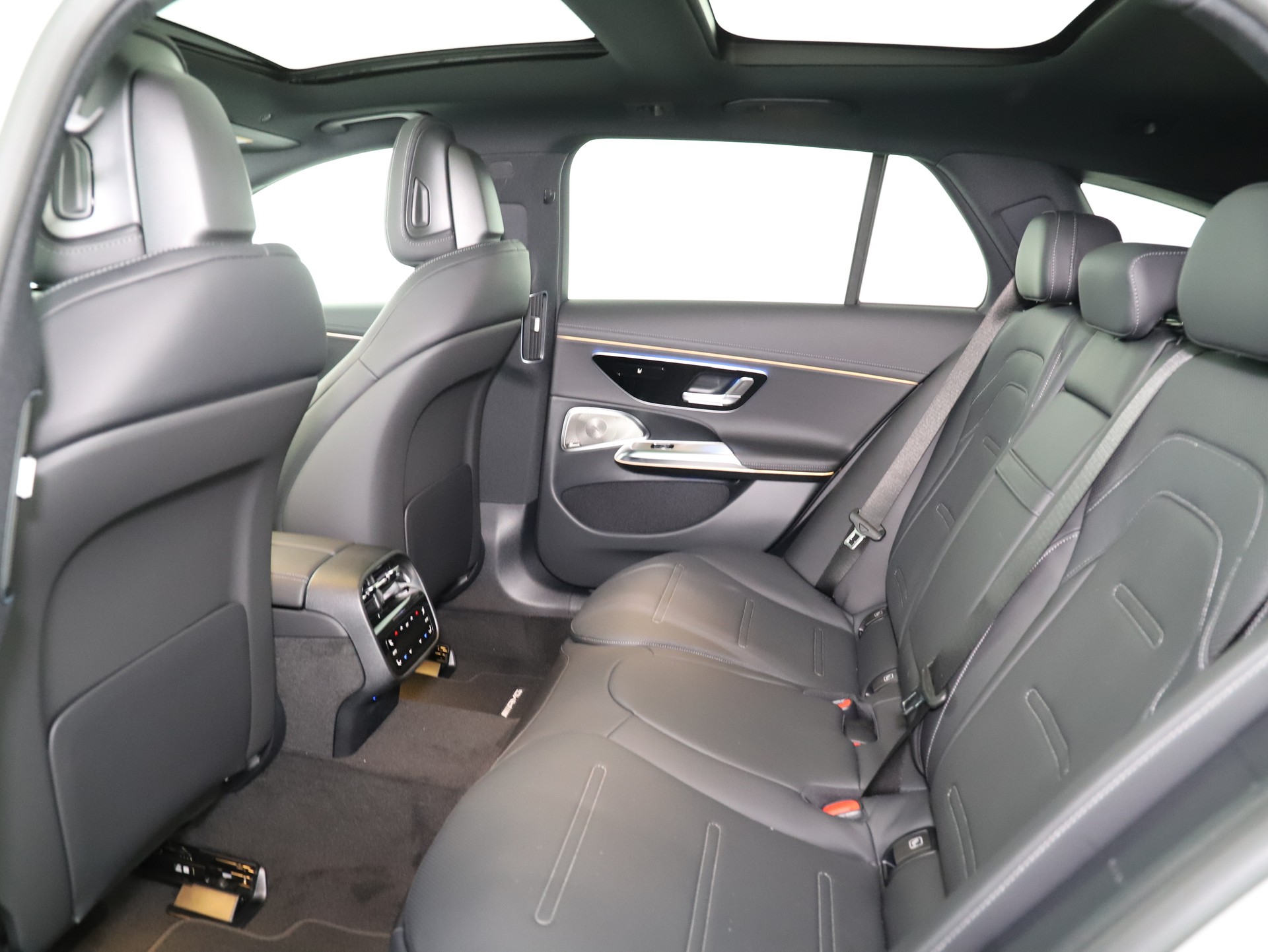 MERCEDES-BENZ E 53 Hybrid T 4Matic+ 9G-Tronic-image-10