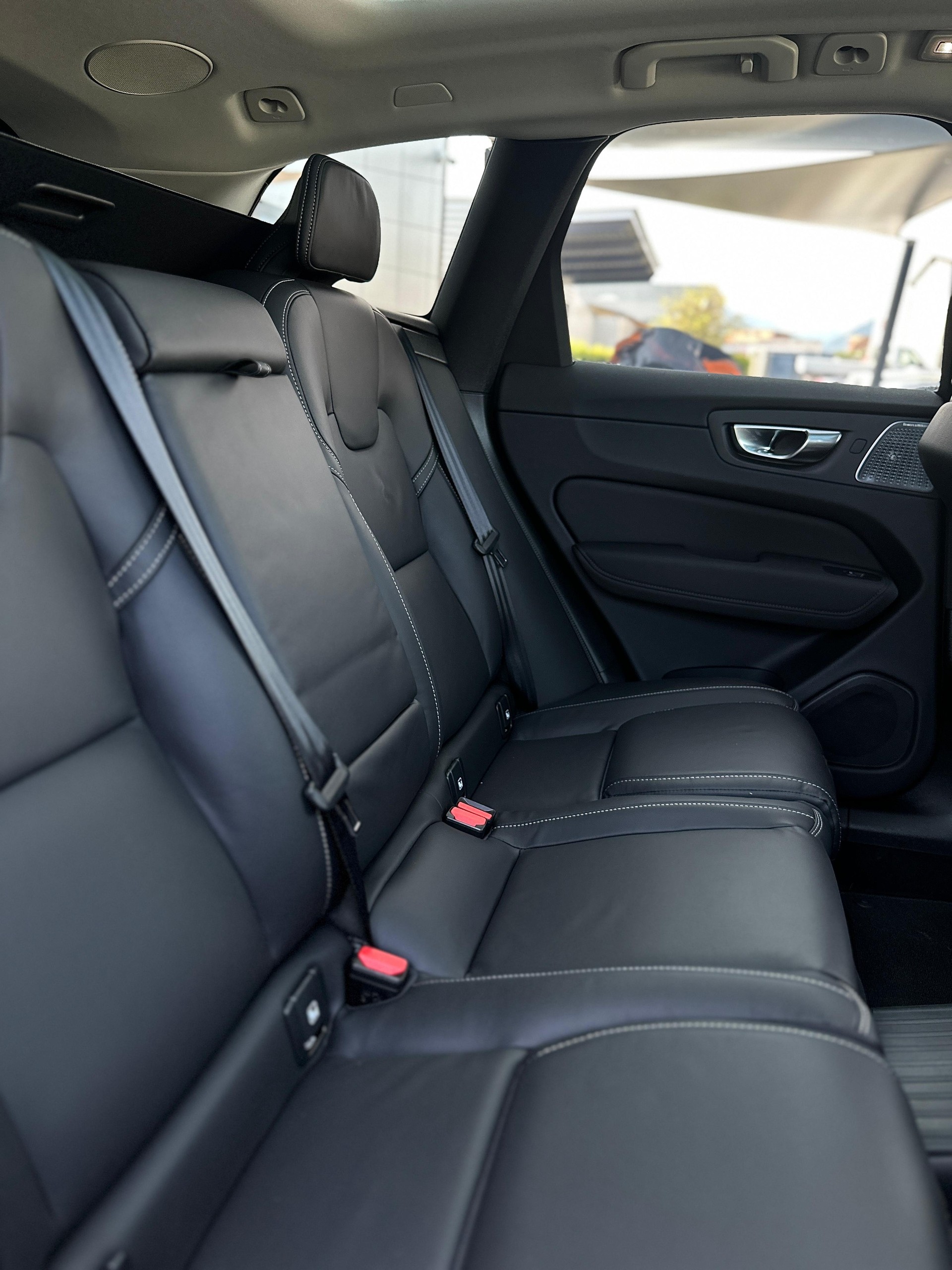 VOLVO XC60 2.0 T8 TE Ultra Dark eAWD-image-17