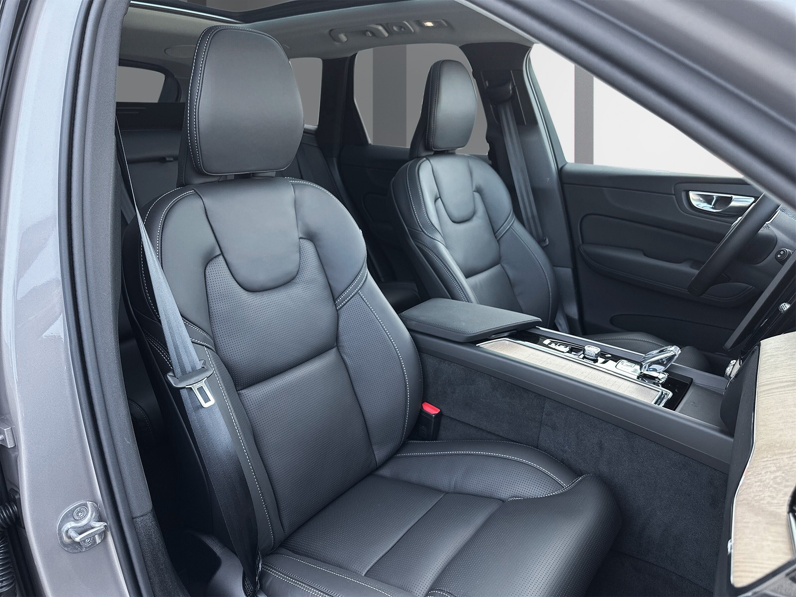 VOLVO XC60 2.0 T8 TE Ultra Dark eAWD-image-11