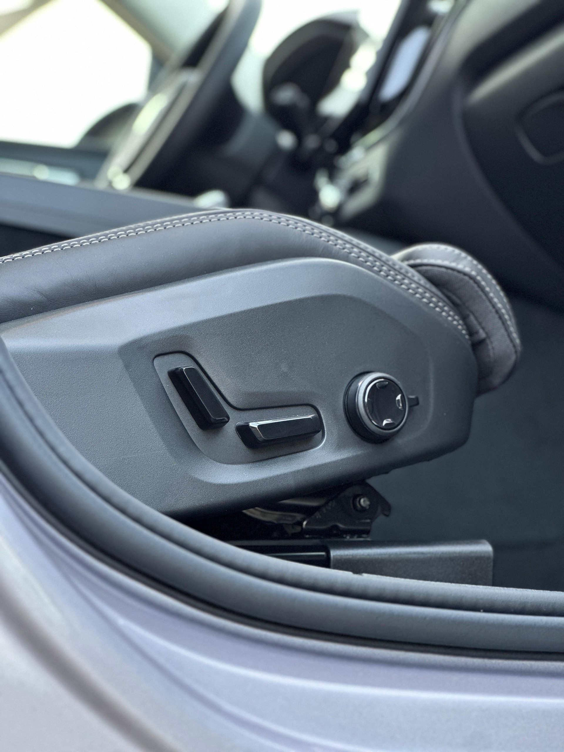 VOLVO XC60 2.0 T8 TE Ultra Dark eAWD-image-13