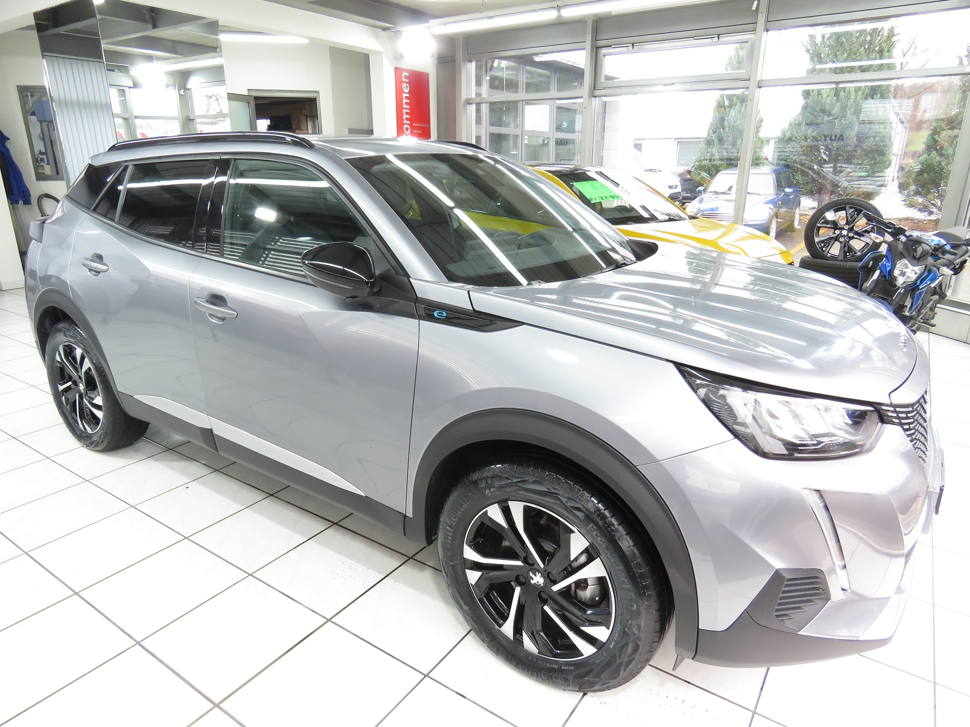 PEUGEOT 2008 e Allure Automat-image-2