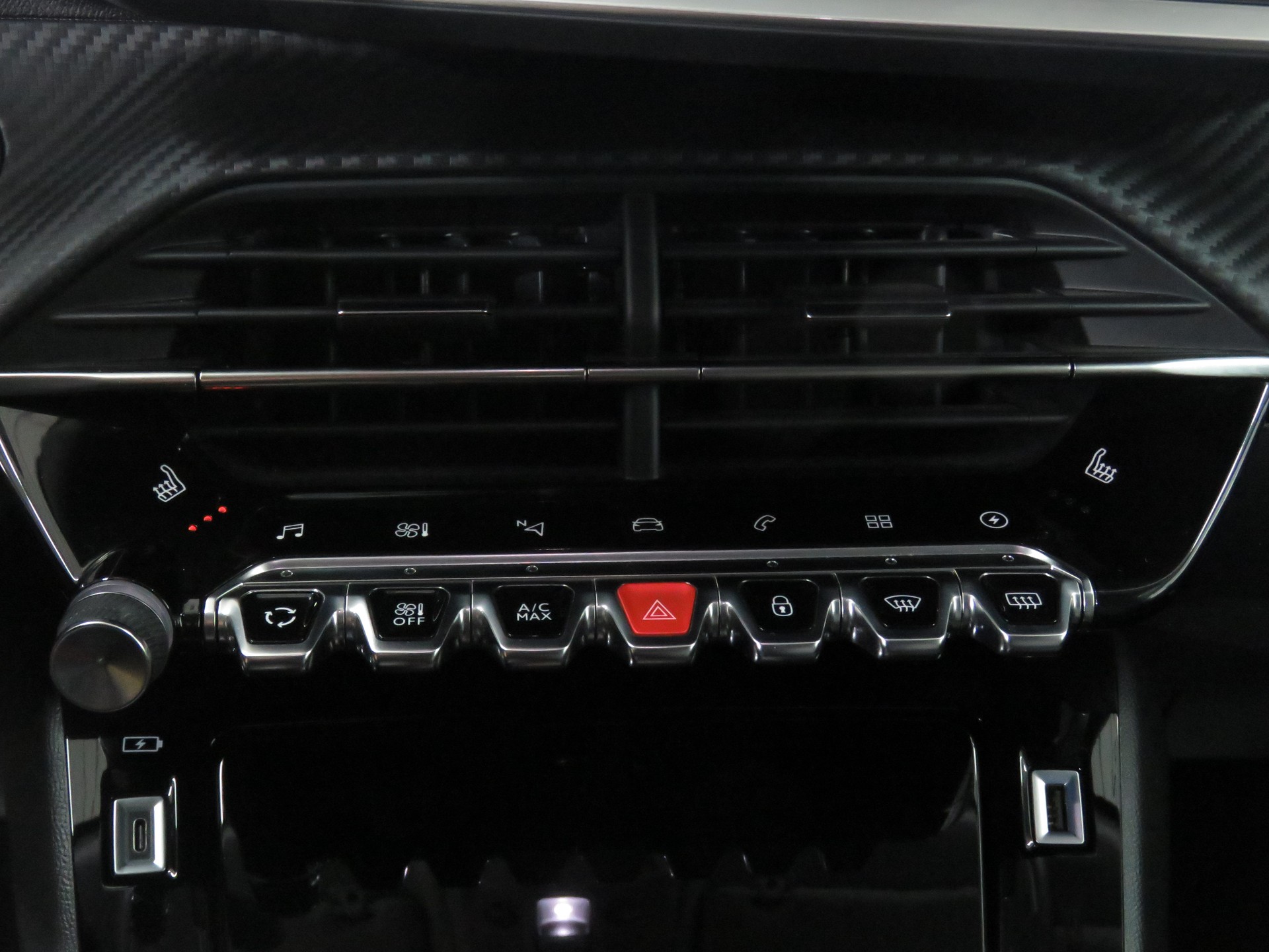PEUGEOT 2008 e Allure Automat-image-15