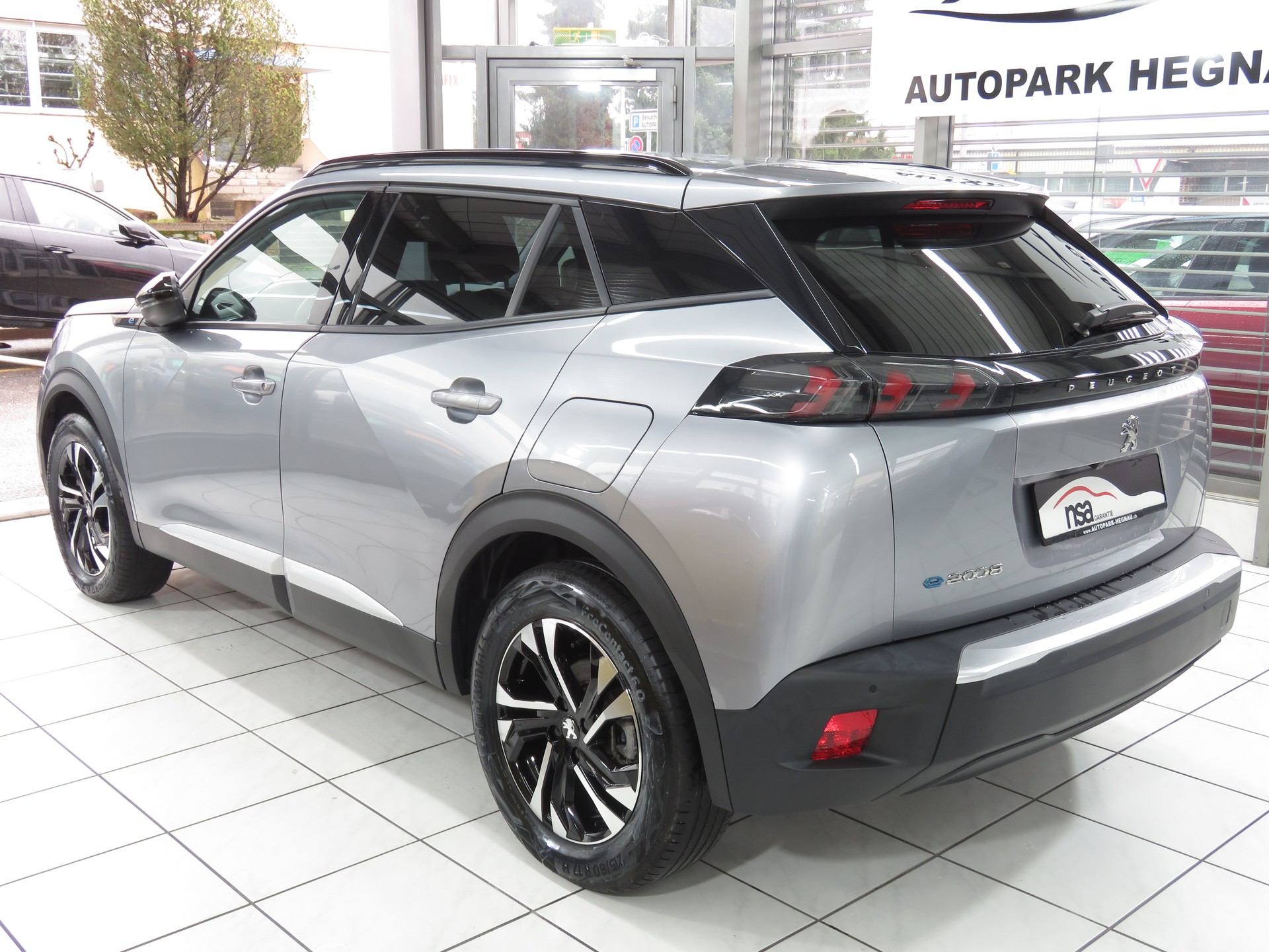 PEUGEOT 2008 e Allure Automat-image-5