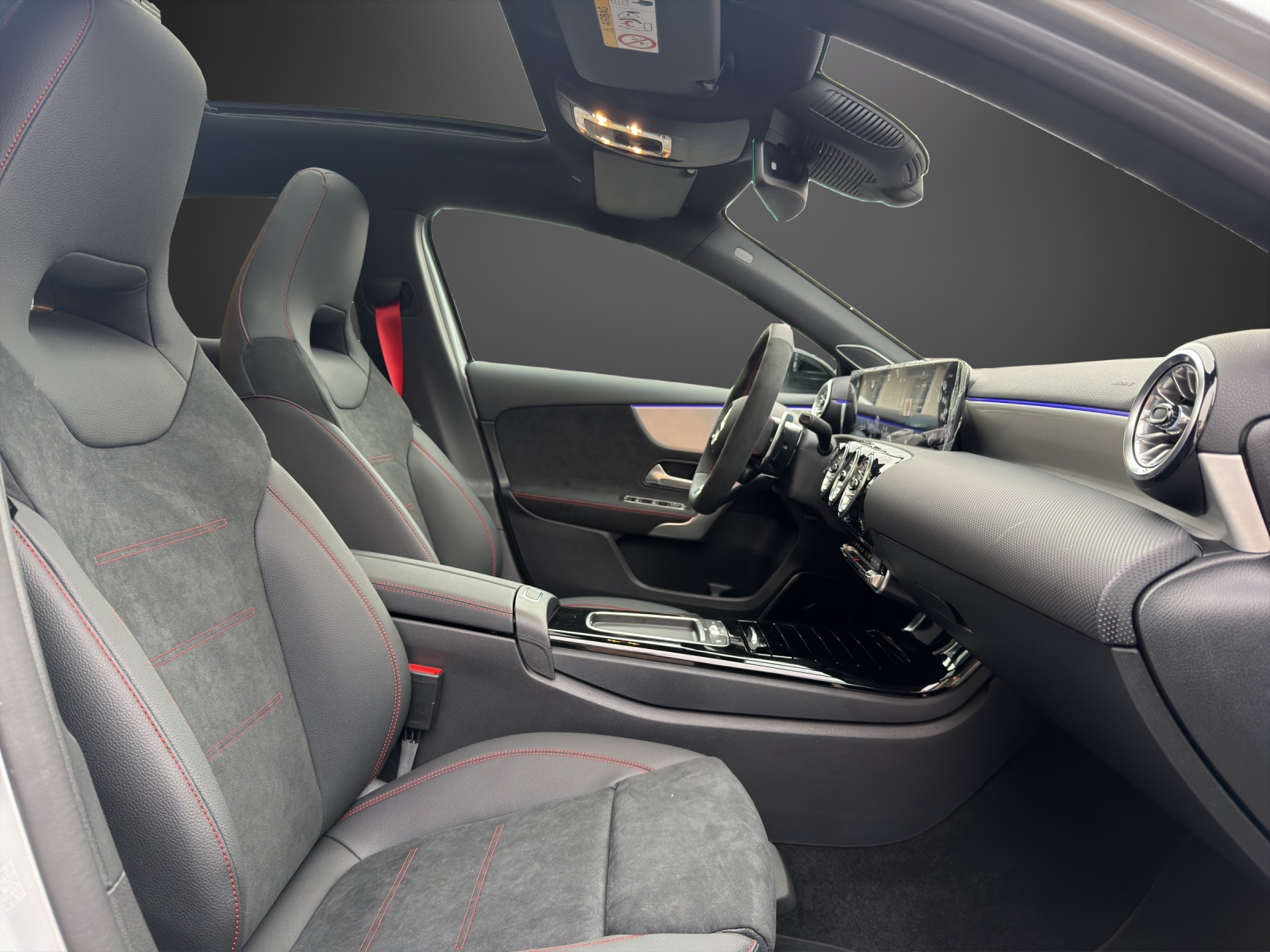 MERCEDES-BENZ A AMG 35 4Matic 8G-DCT-image-12