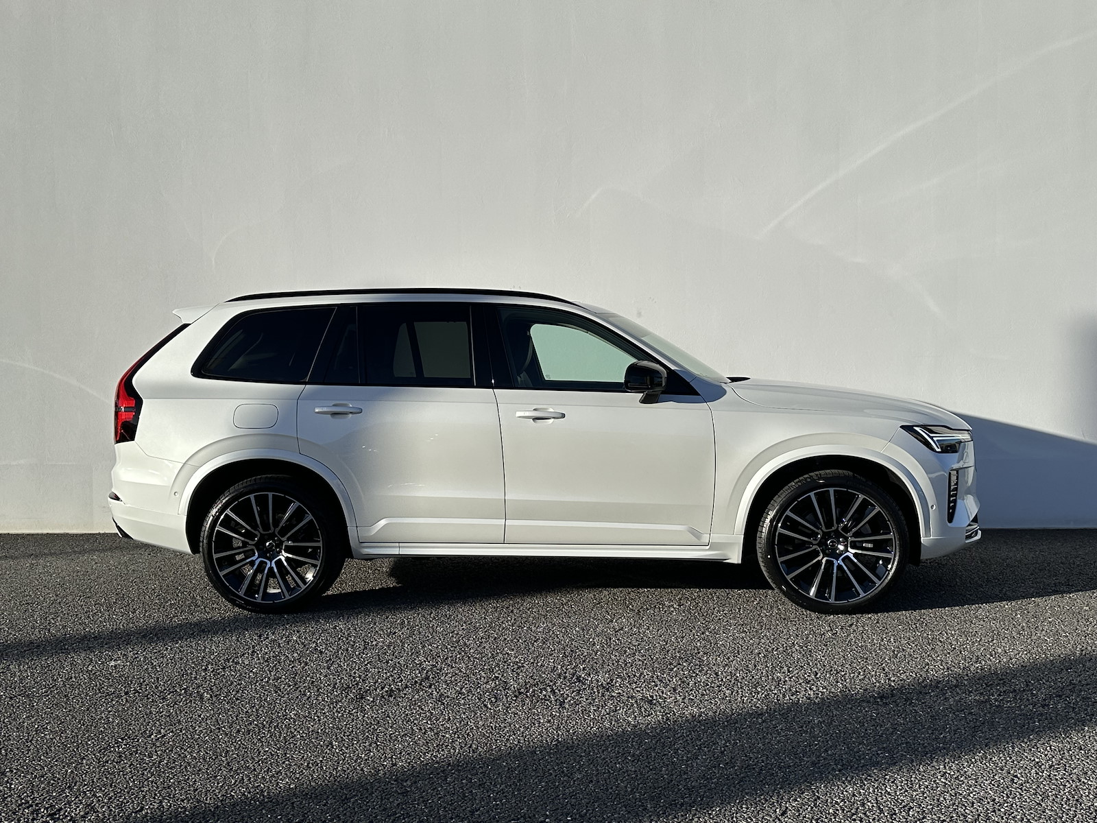 VOLVO XC90 2.0 T8 TE Ultra Dark eAWD-image-3