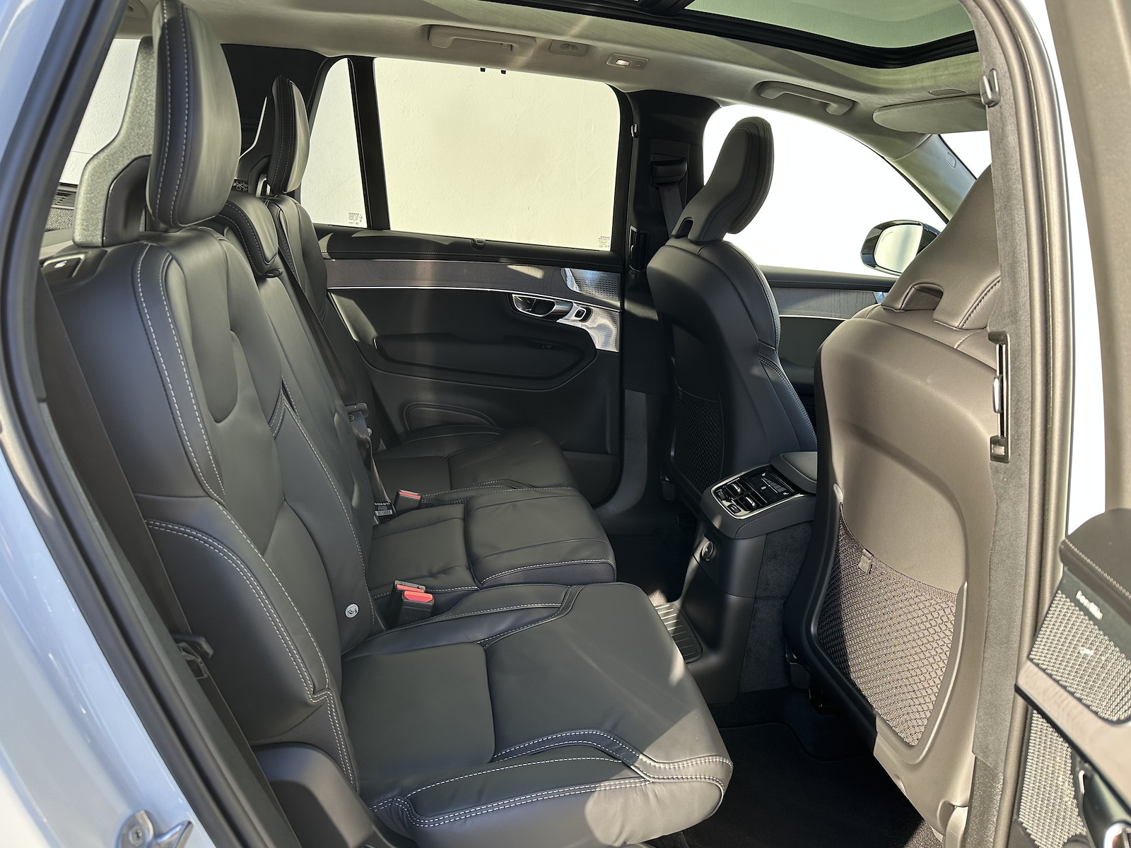 VOLVO XC90 2.0 T8 TE Ultra Dark eAWD-image-13