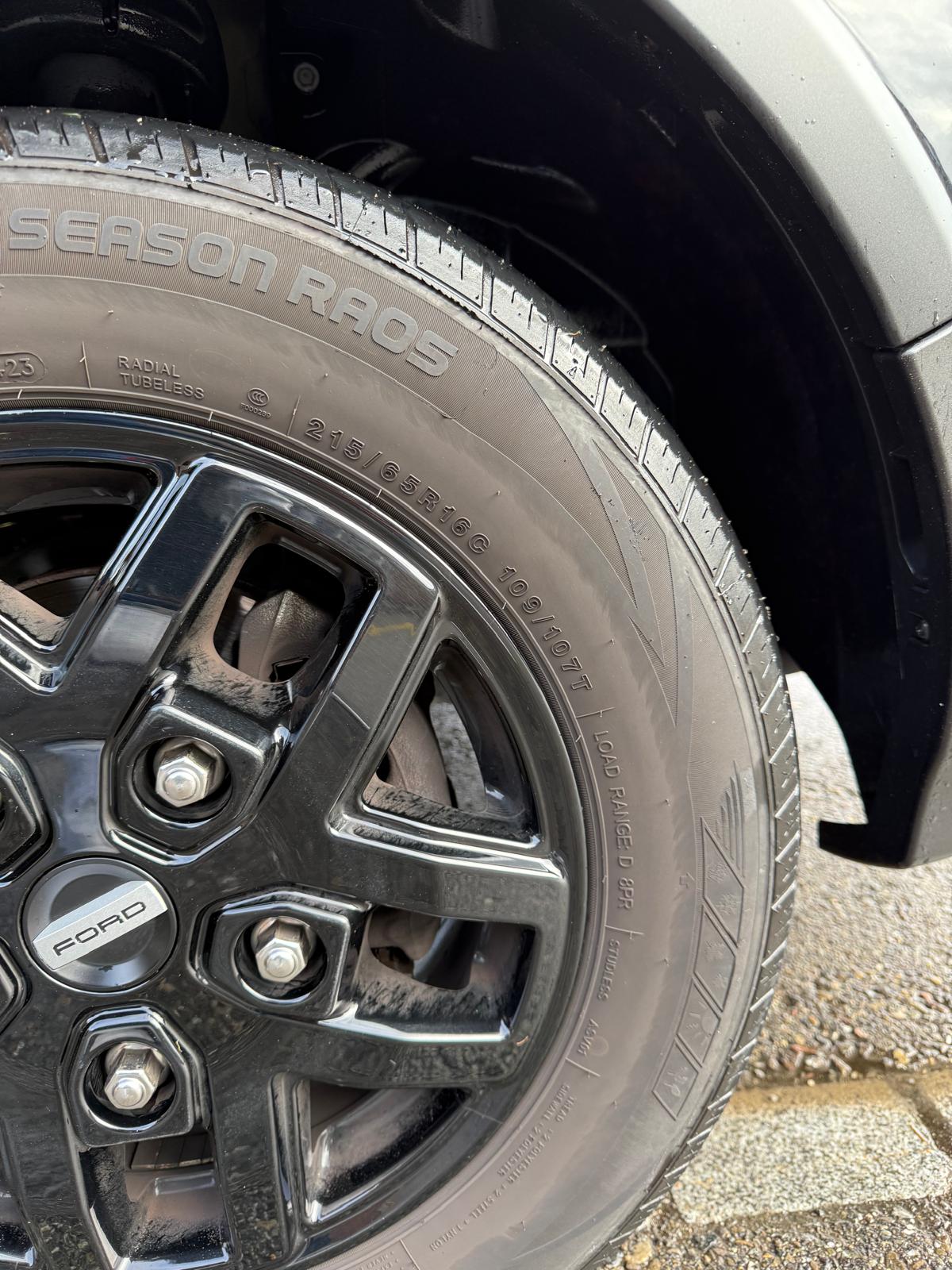BMW 320d xDrive 48V Touring Steptronic-image-14