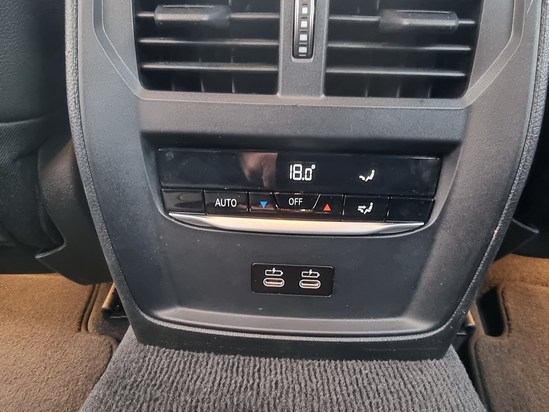 BMW 320d xDrive 48V Touring Steptronic-image-3