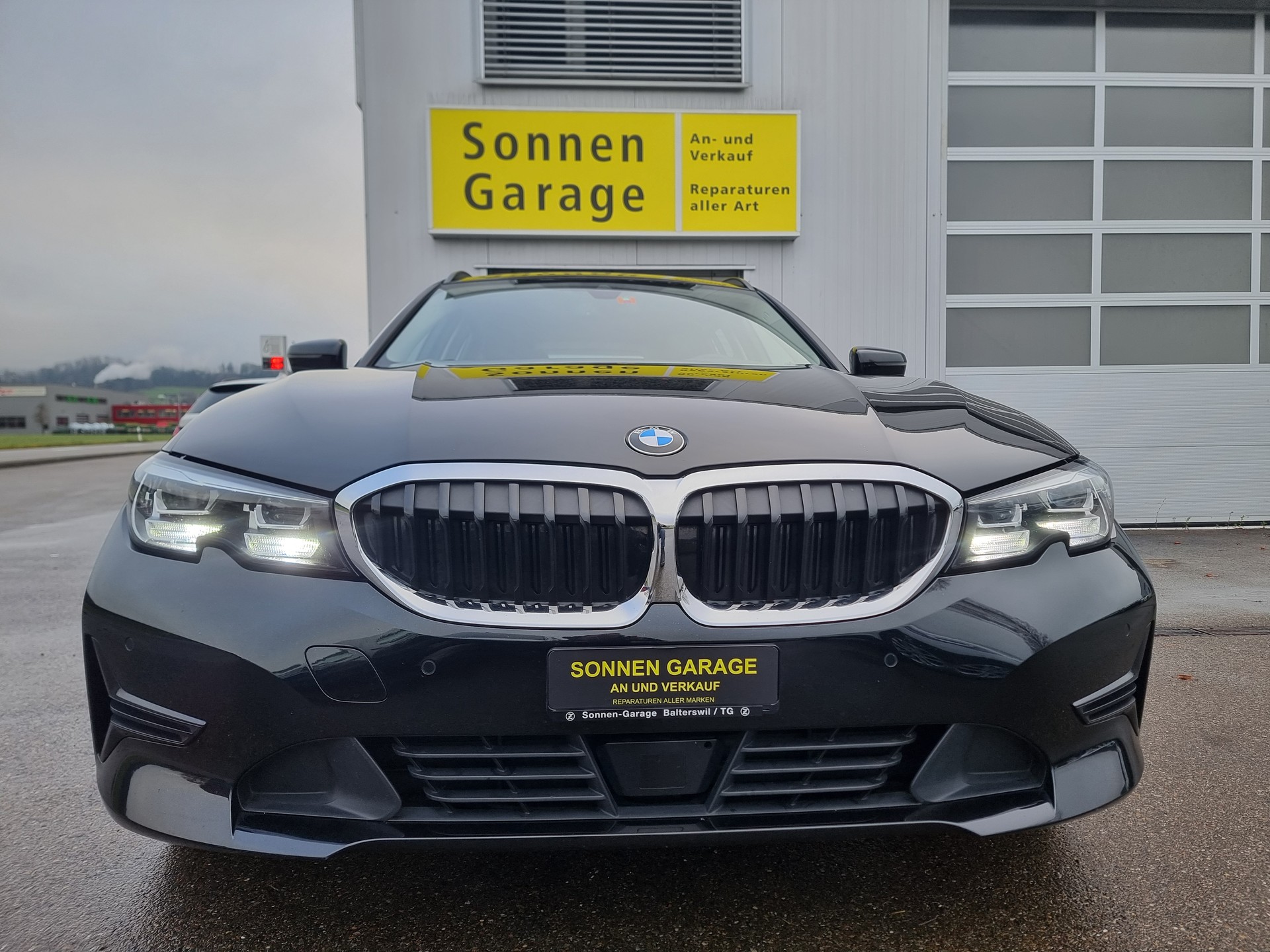 BMW 320d xDrive 48V Touring Steptronic-image-2
